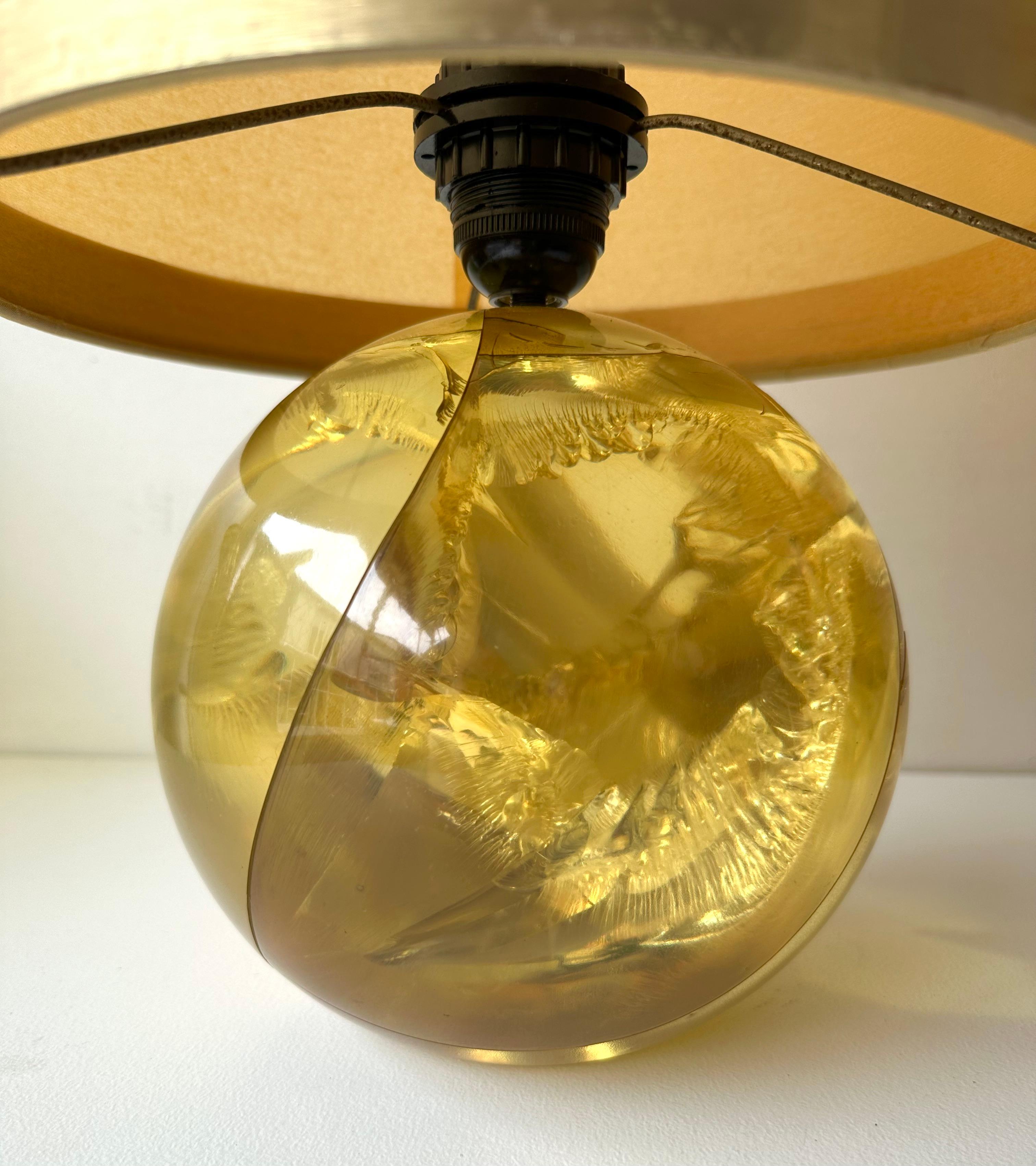 Paire de lampes en résine fractale jaune par François Godebski , France, années 1970 en vente 6
