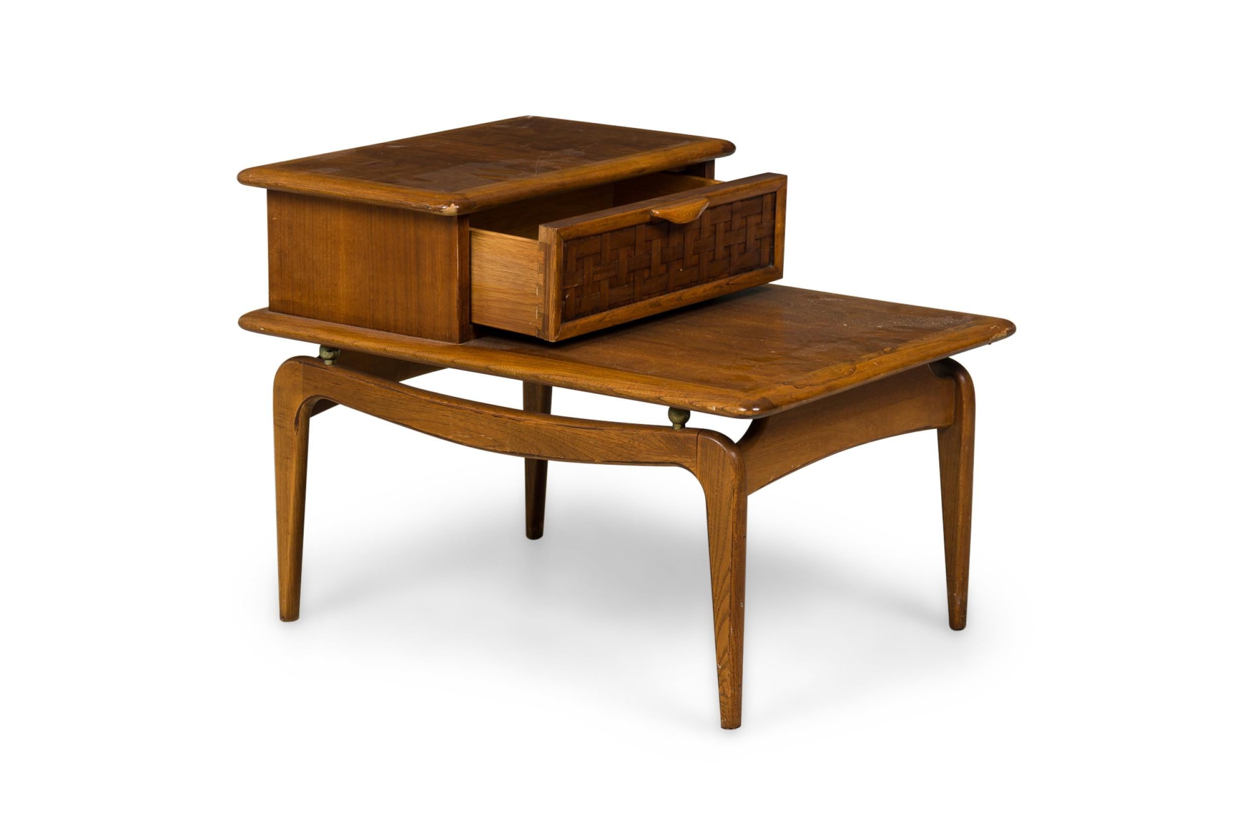 Wood Pair of Lane Altavista American Modern Walnut 2-Tier Nightstands / End Tables For Sale