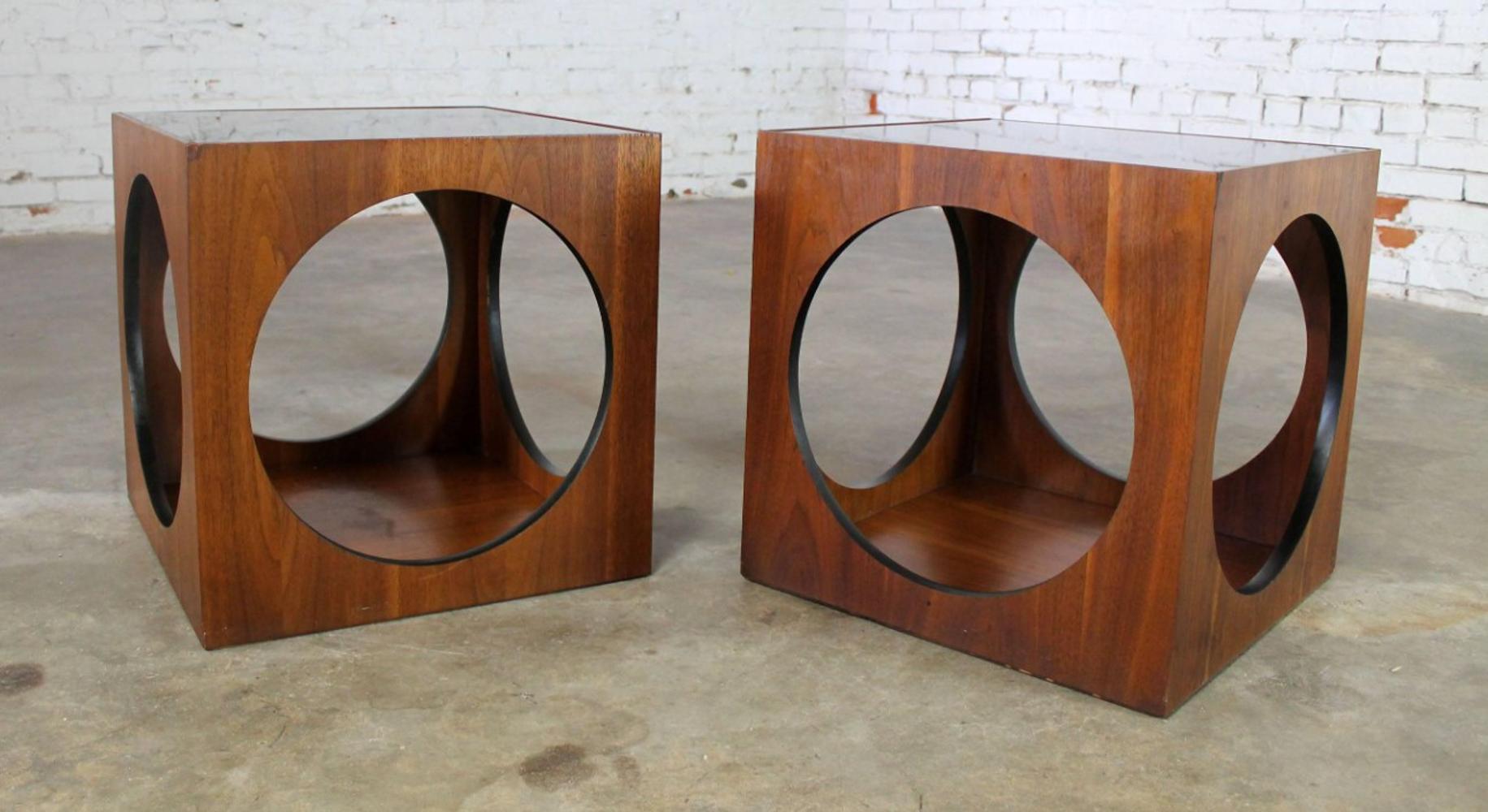 American Pair of Lane Mid Century Cube Side End Tables Nightstands Walnut & Smoked Glass