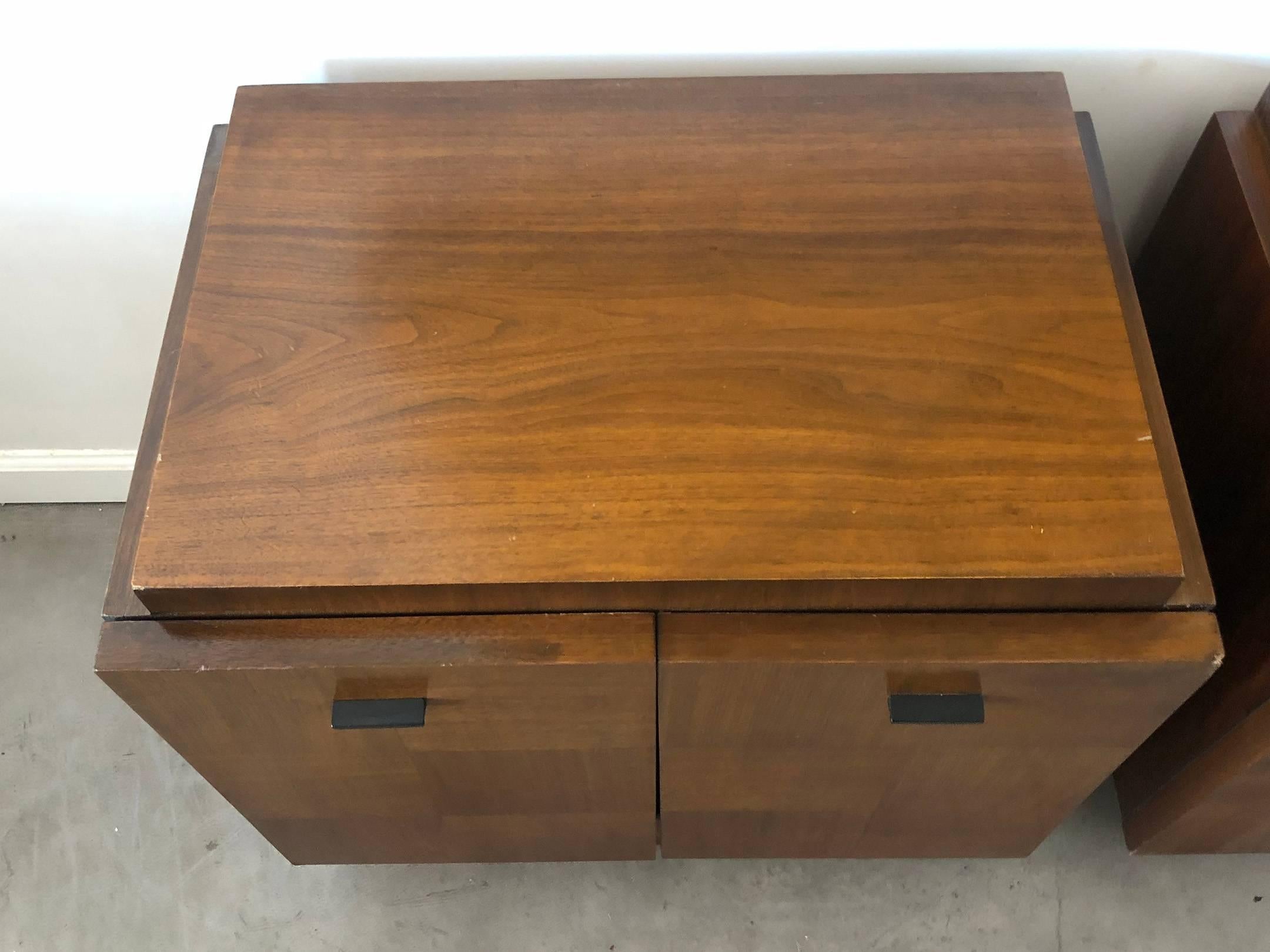Canadian Pair of Lane Staccato Collection Brutalist Nightstands