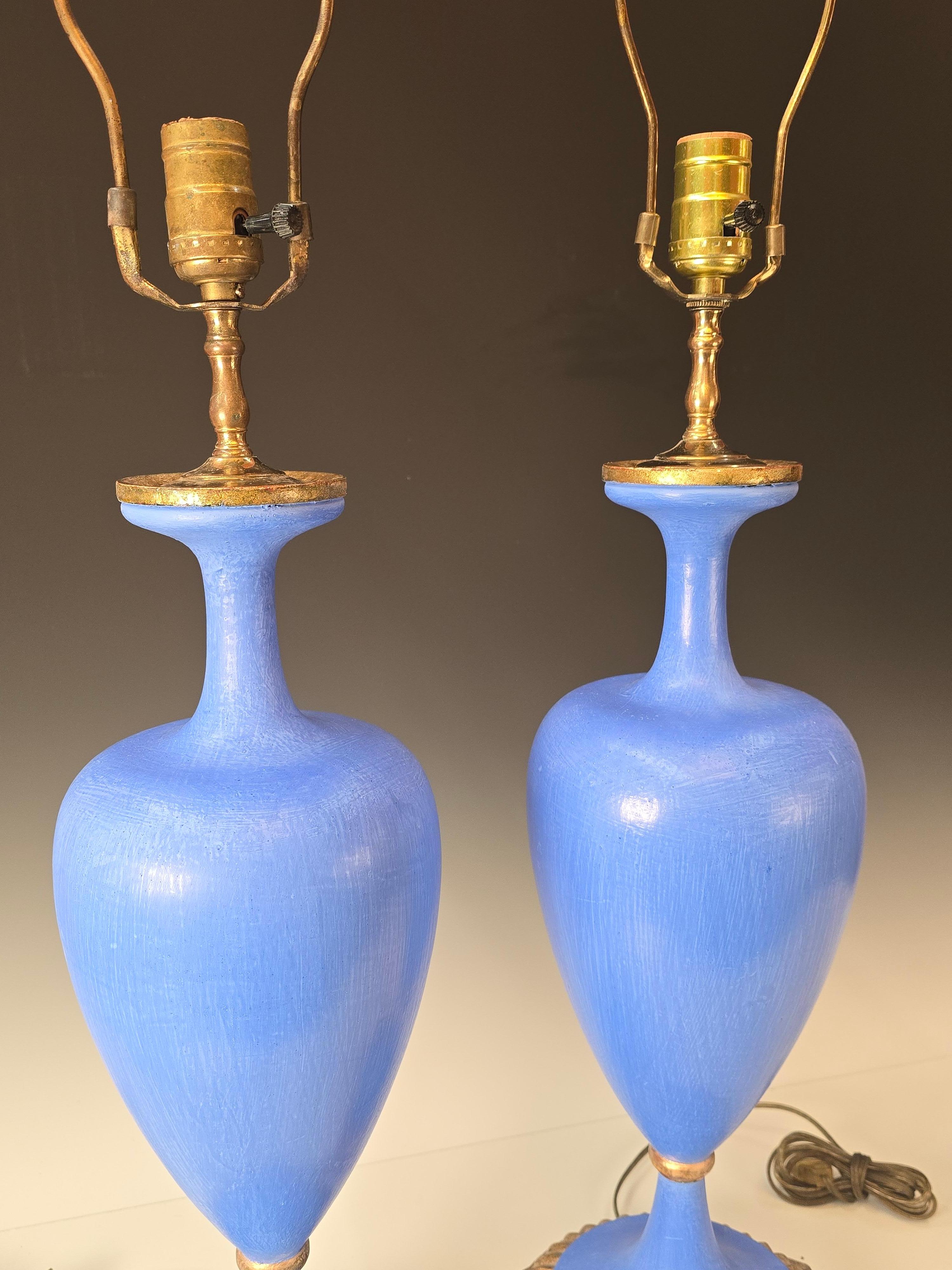 Pareja de lámparas venecianas azul lapislázuli mediados del siglo XX en venta