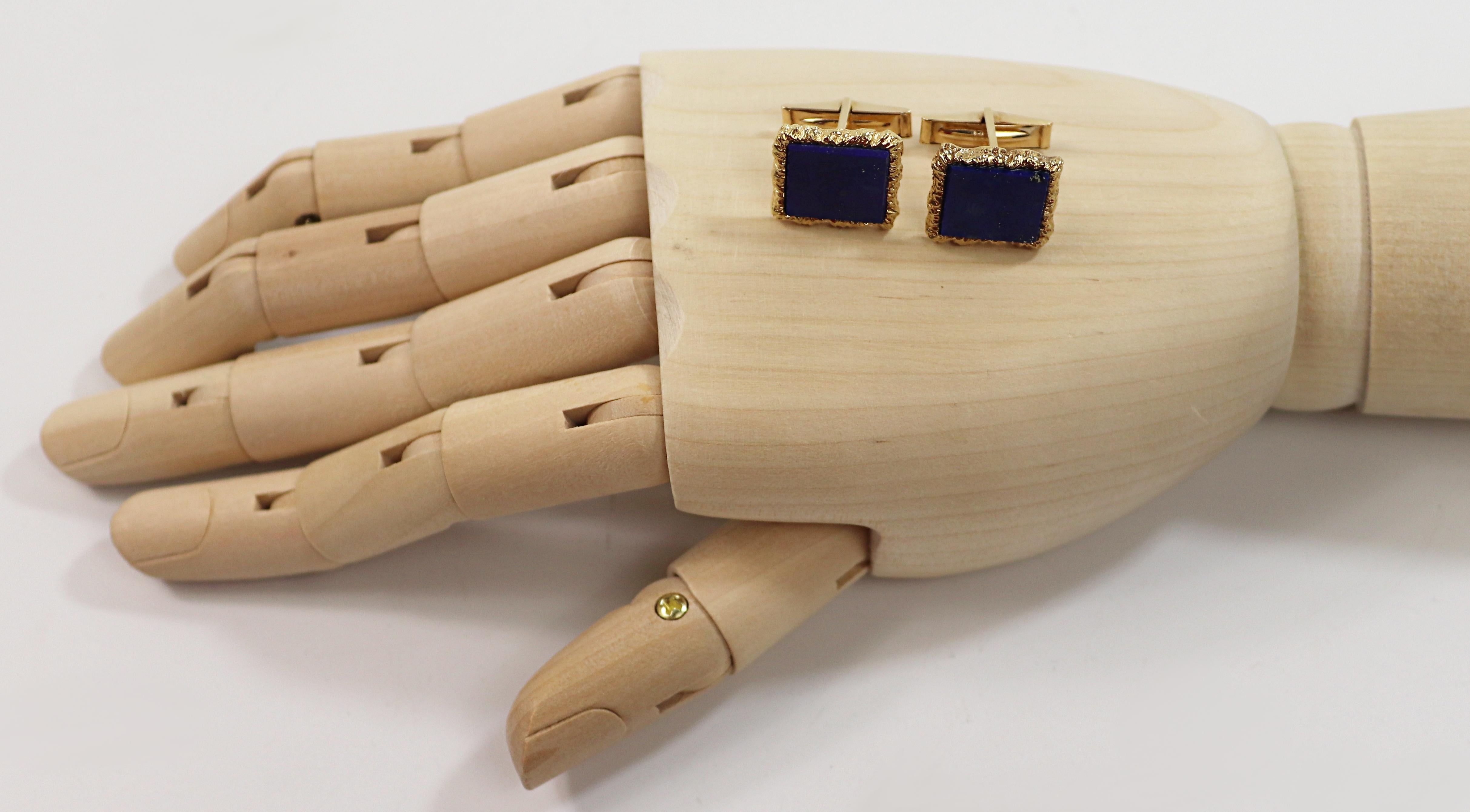 Pair of Lapis Lazuli, 14K Yellow Gold Cufflinks In Good Condition For Sale In Pleasant Hill, CA