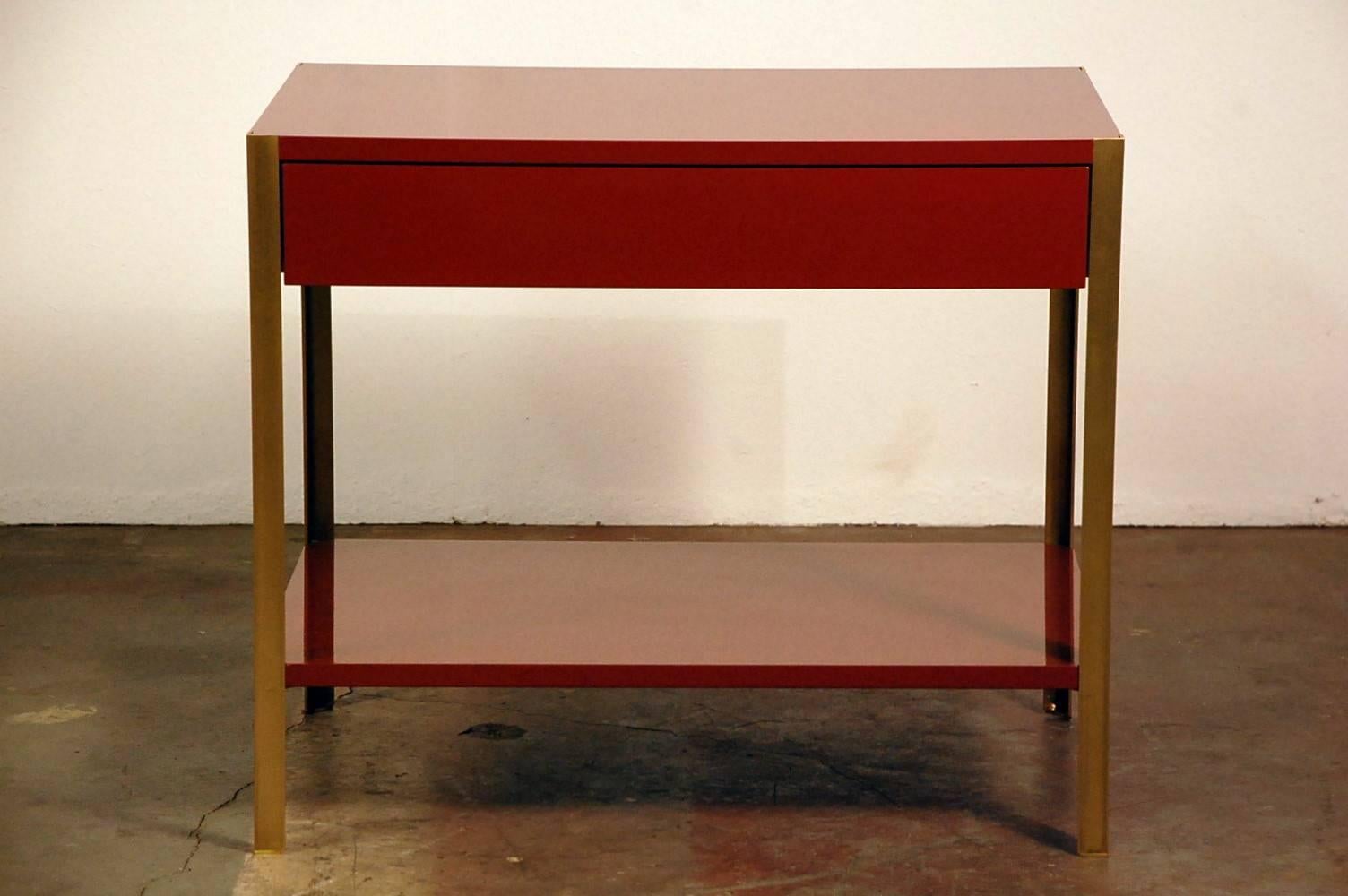 French Pair of 'Laque' Oxblood Lacquer and Brass Nightstands by Design Frères For Sale