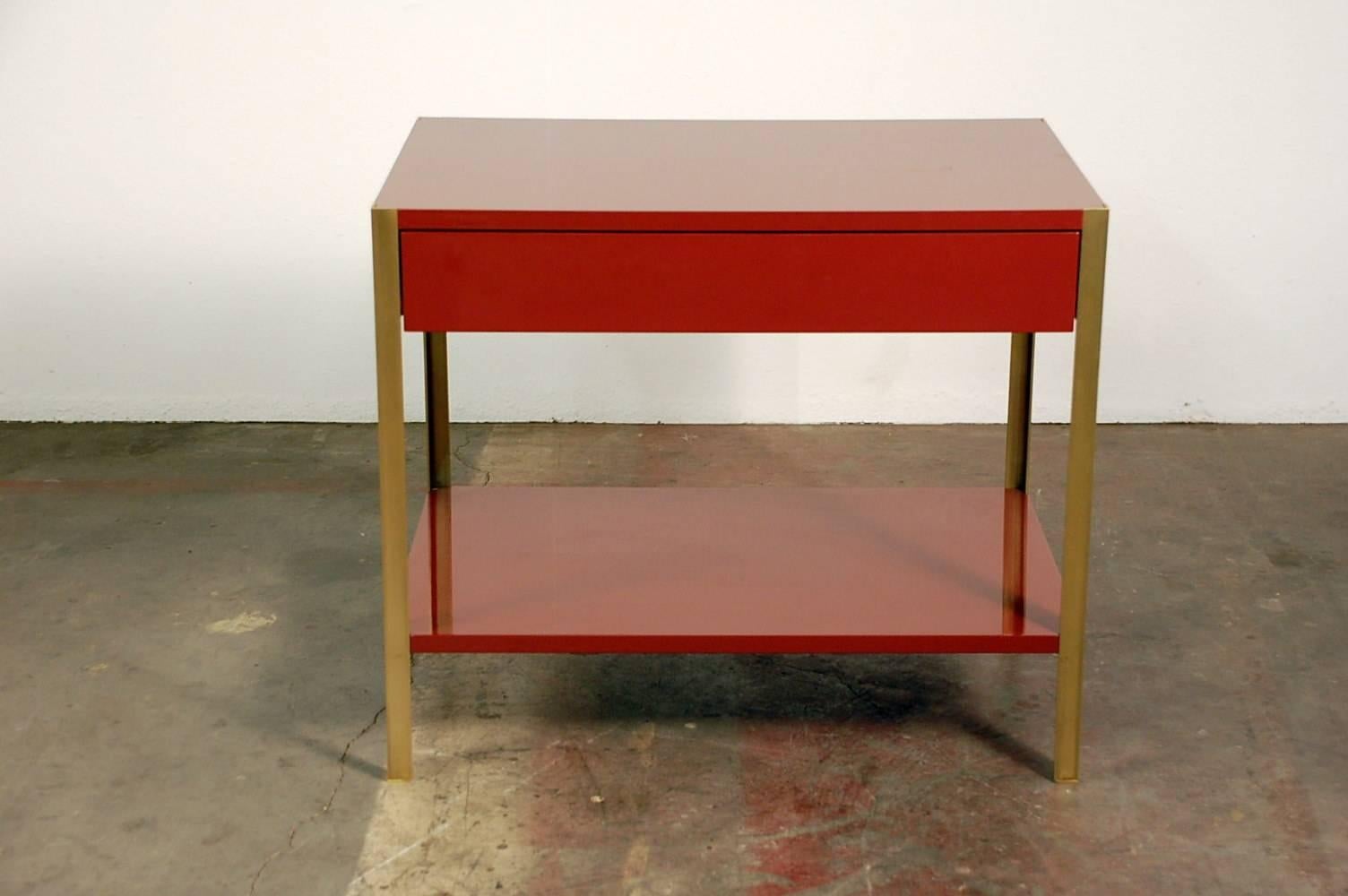 Brushed Pair of 'Laque' Oxblood Lacquer and Brass Nightstands by Design Frères For Sale