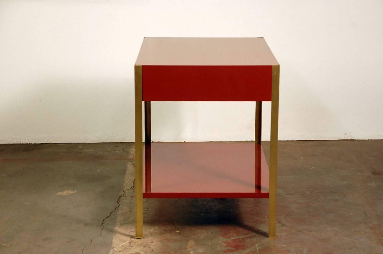 Contemporary Pair of 'Laque' Oxblood Lacquer and Brass Nightstands by Design Frères For Sale