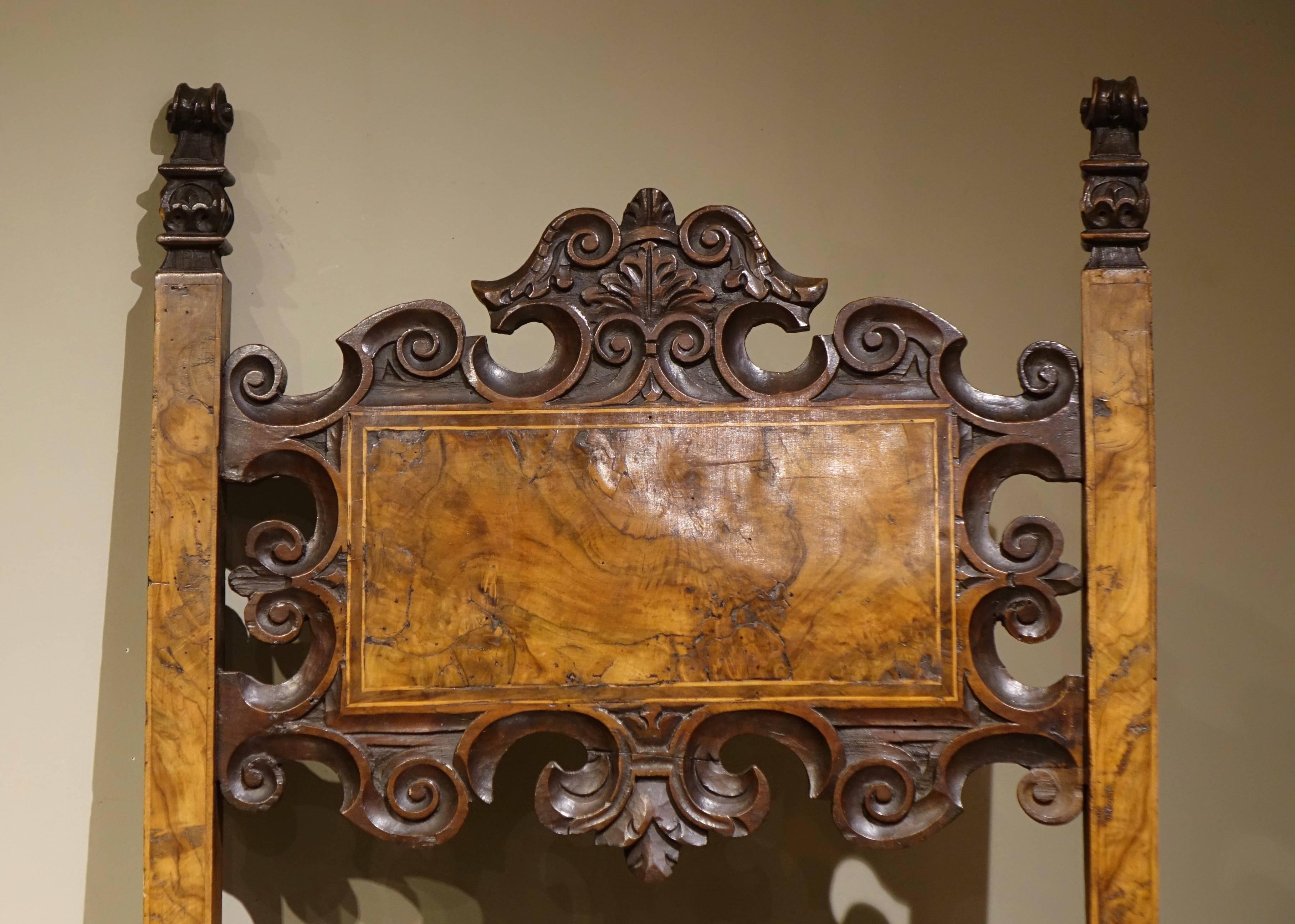 Pair of Large 17th Century Armchairs, Lombardy or Tuscany, Italy, 17th Century In Good Condition In Paris, FR