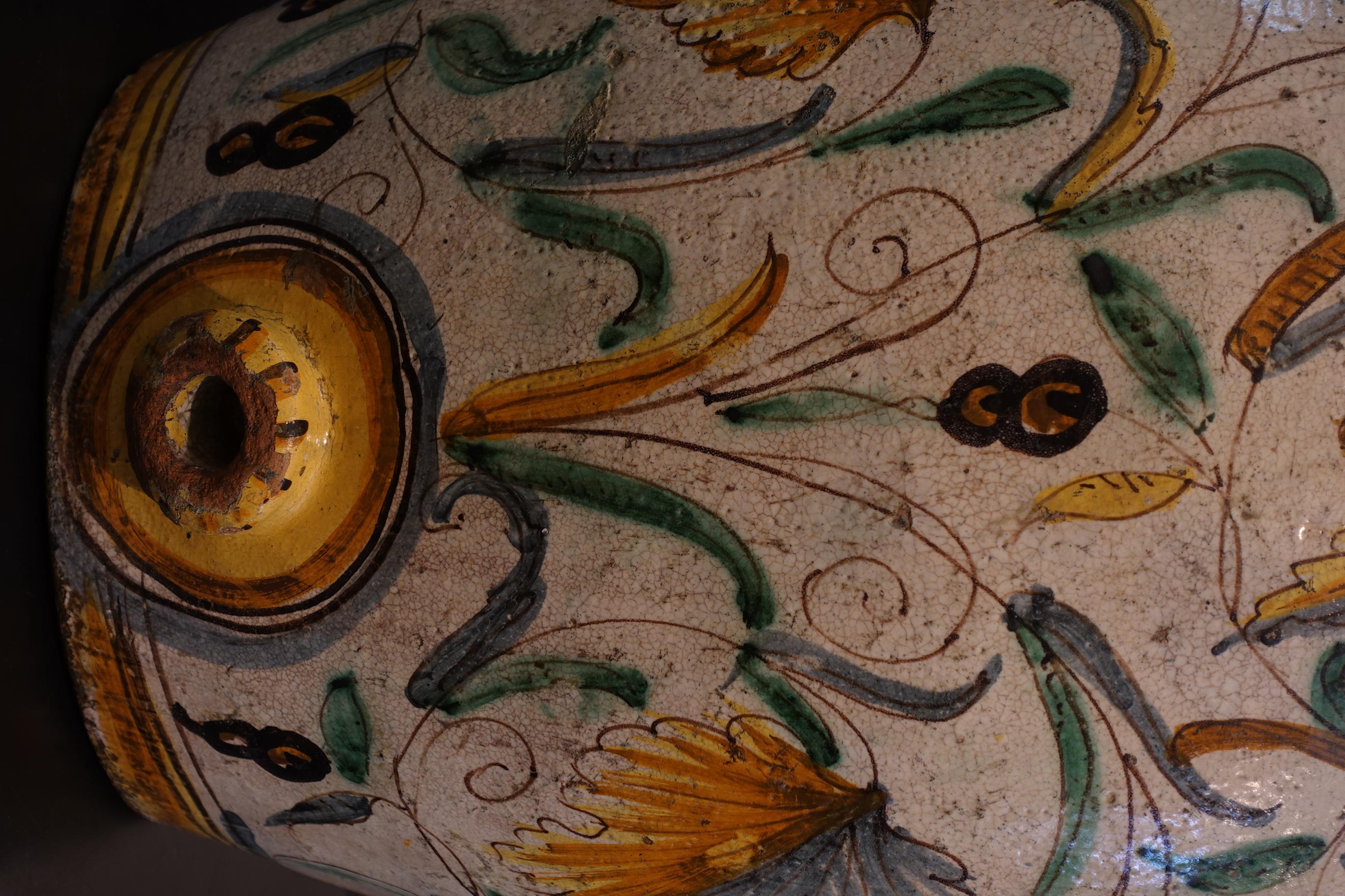 Pair of Large 17th Century Glazed Terracotta Jars In Good Condition In Bruxelles, BE