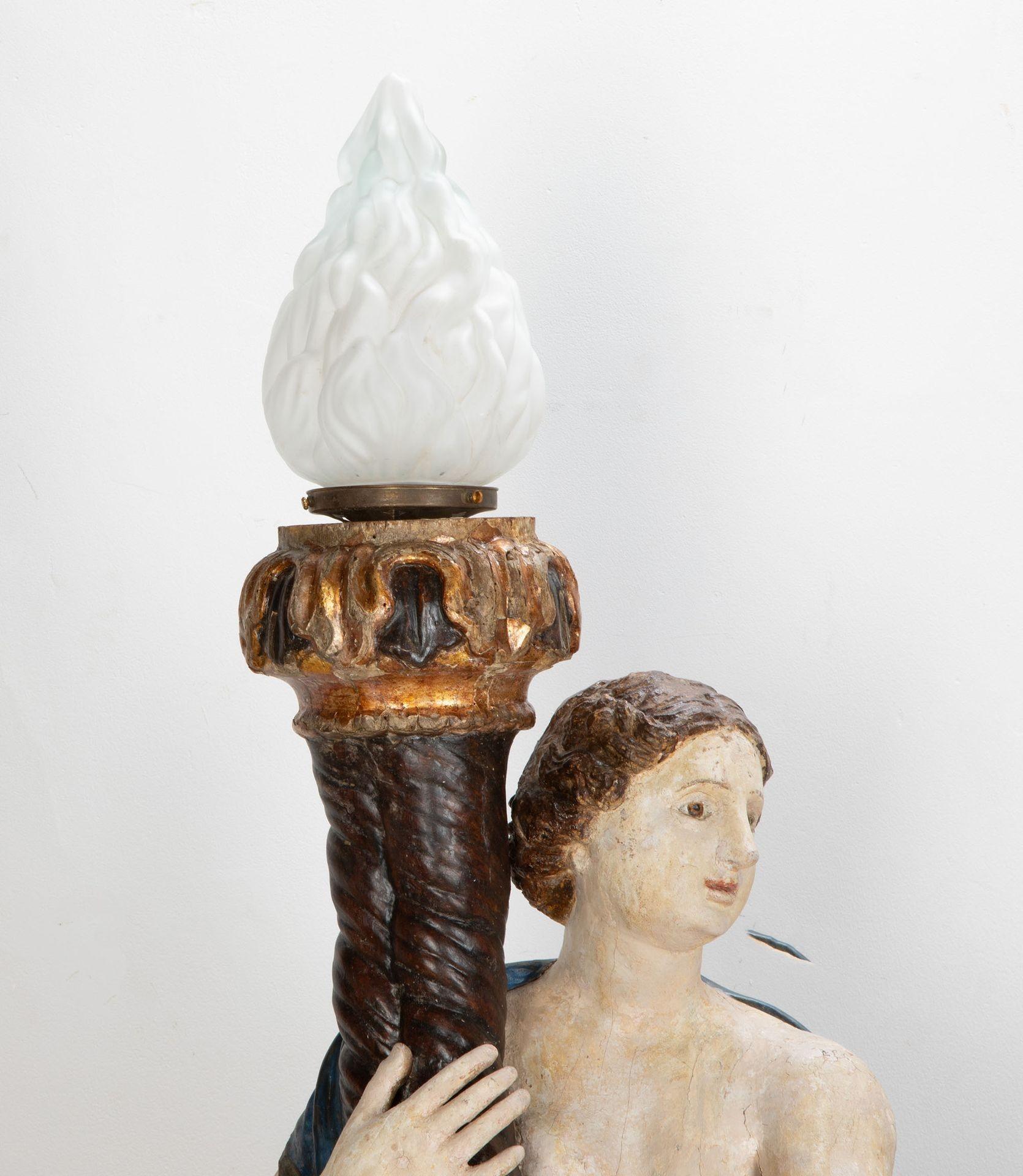 Paire de grands lampadaires italiens torchères polychromes du 17ème siècle en vente 1