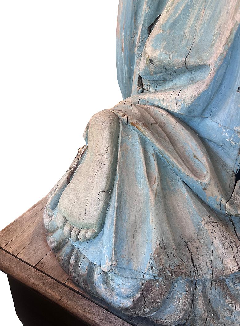 Pair of Large 18th Century Hand Carved Angel Statues For Sale 1