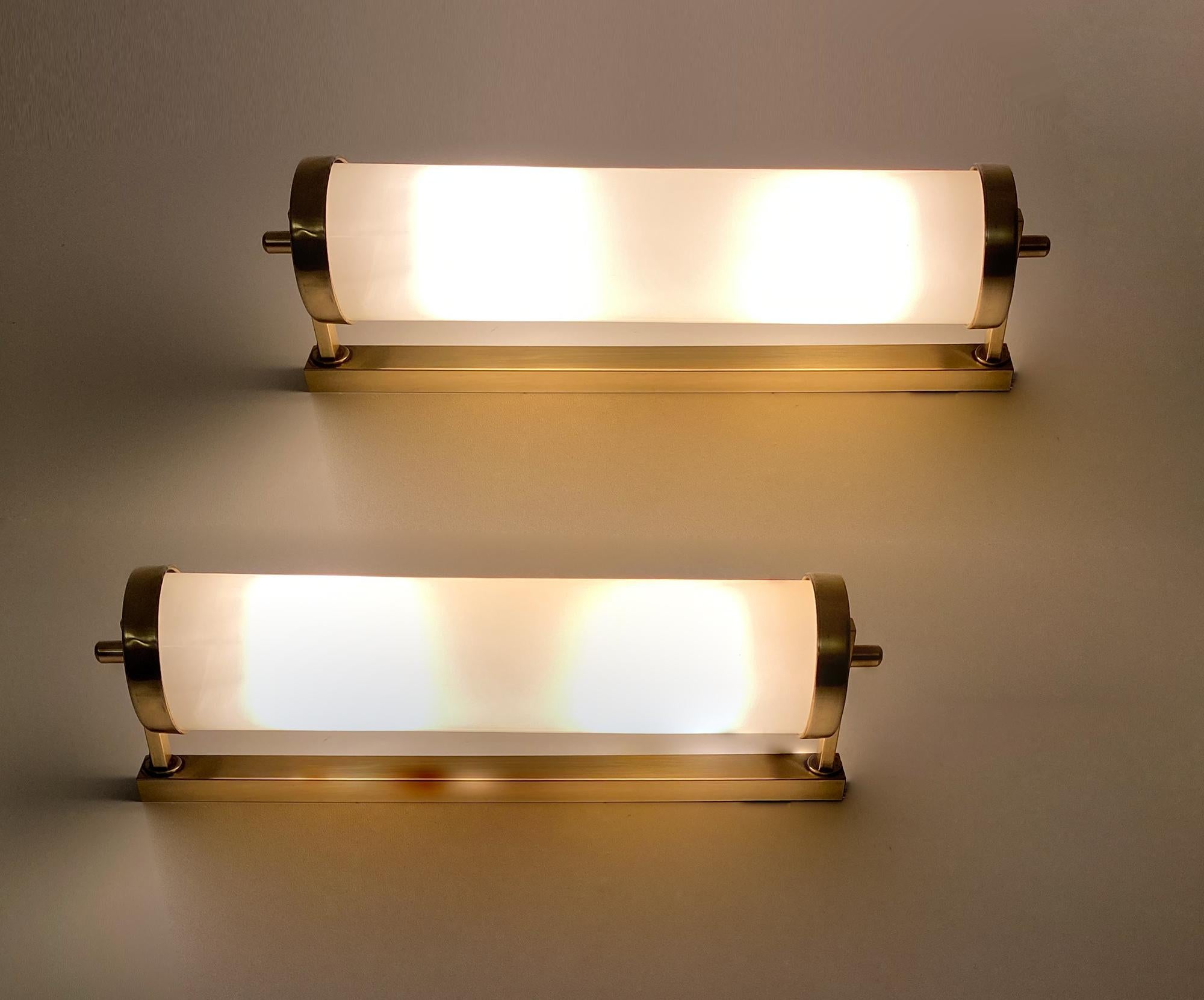Pair of Large 1930s Art Deco Bauhaus Sconces, Brass and Glass For Sale 4