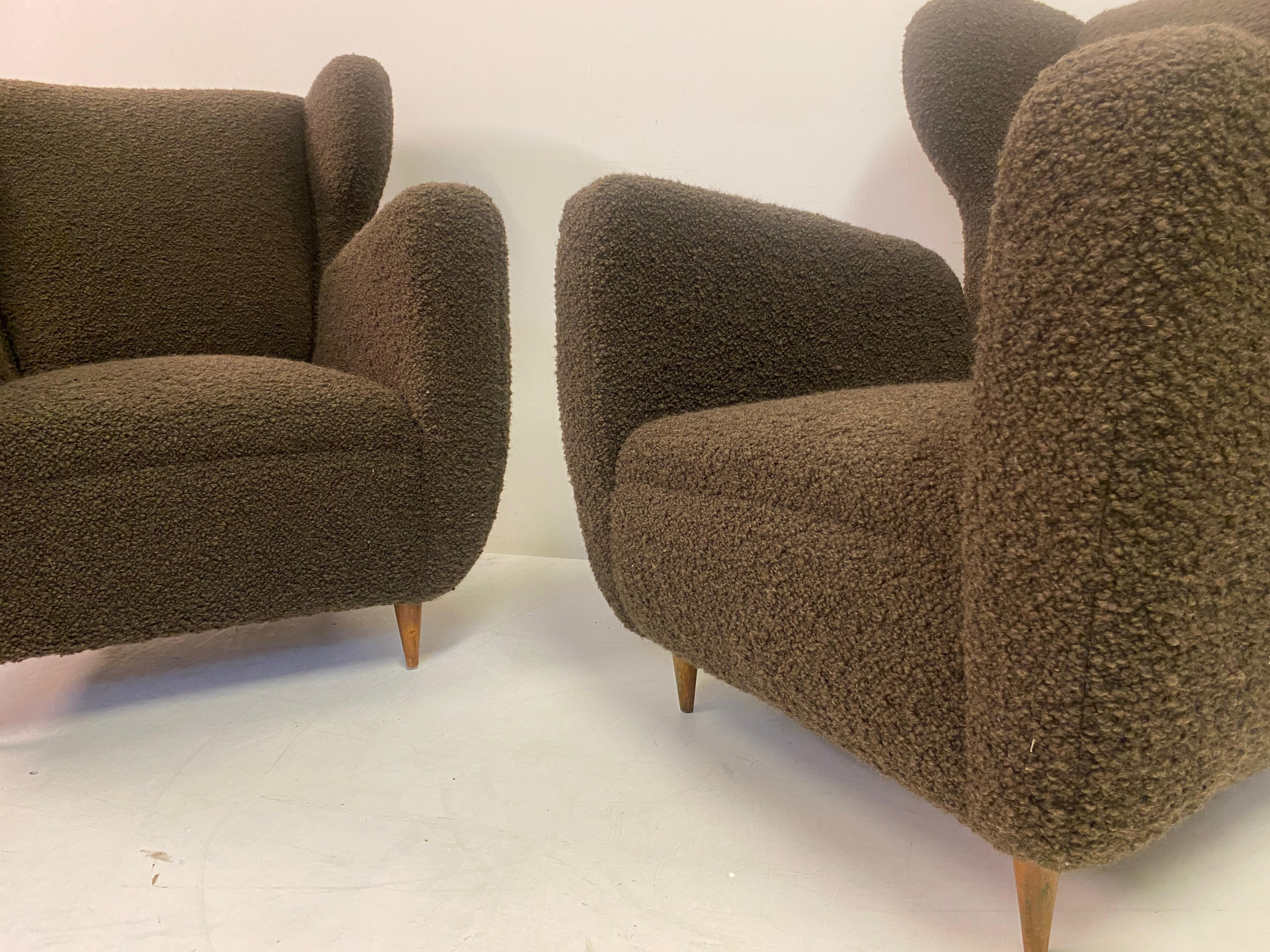 Pair of Large 1950s Italian Armchairs in Chocolate Bouclé For Sale 4