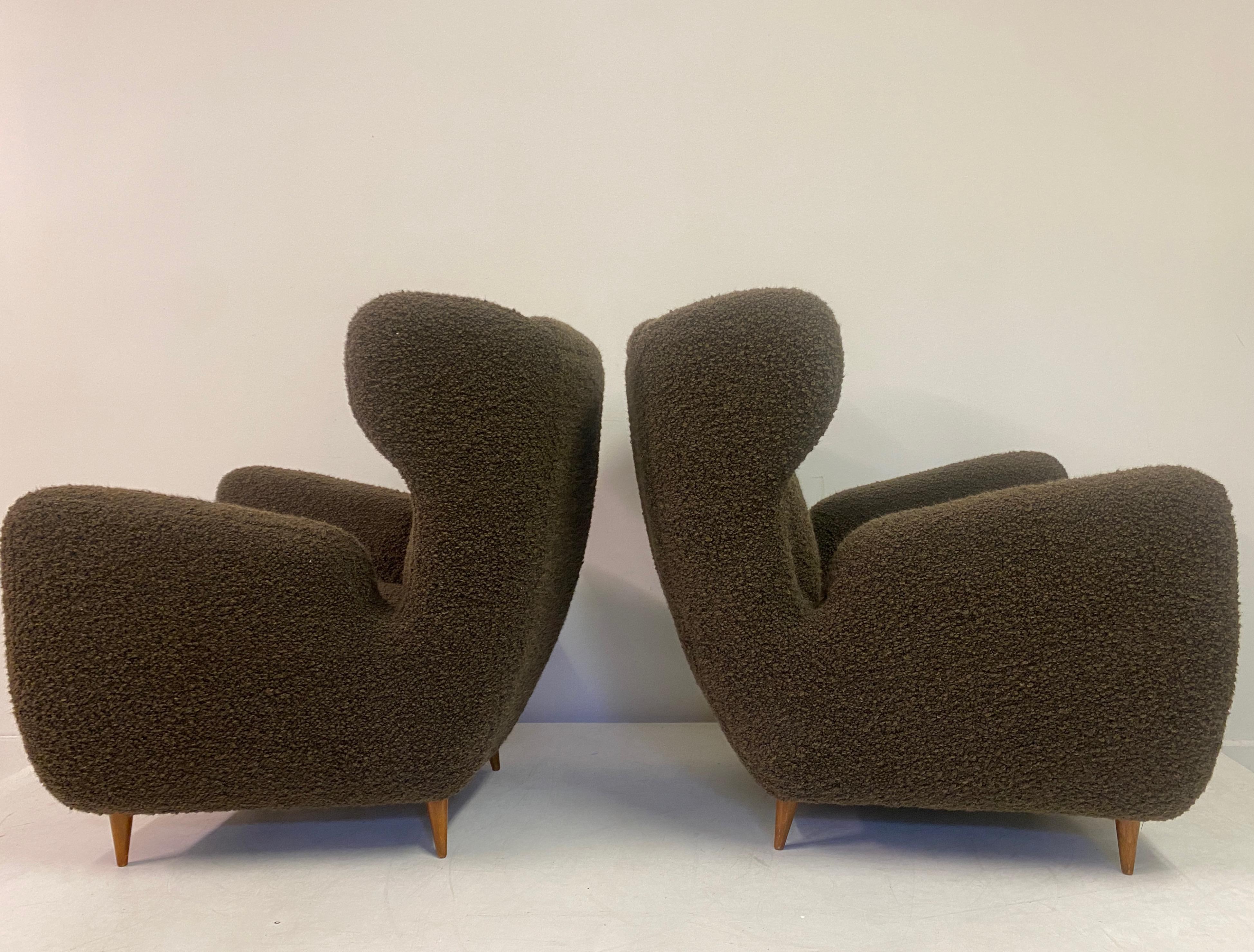 Pair of Large 1950s Italian Armchairs in Chocolate Bouclé For Sale 5