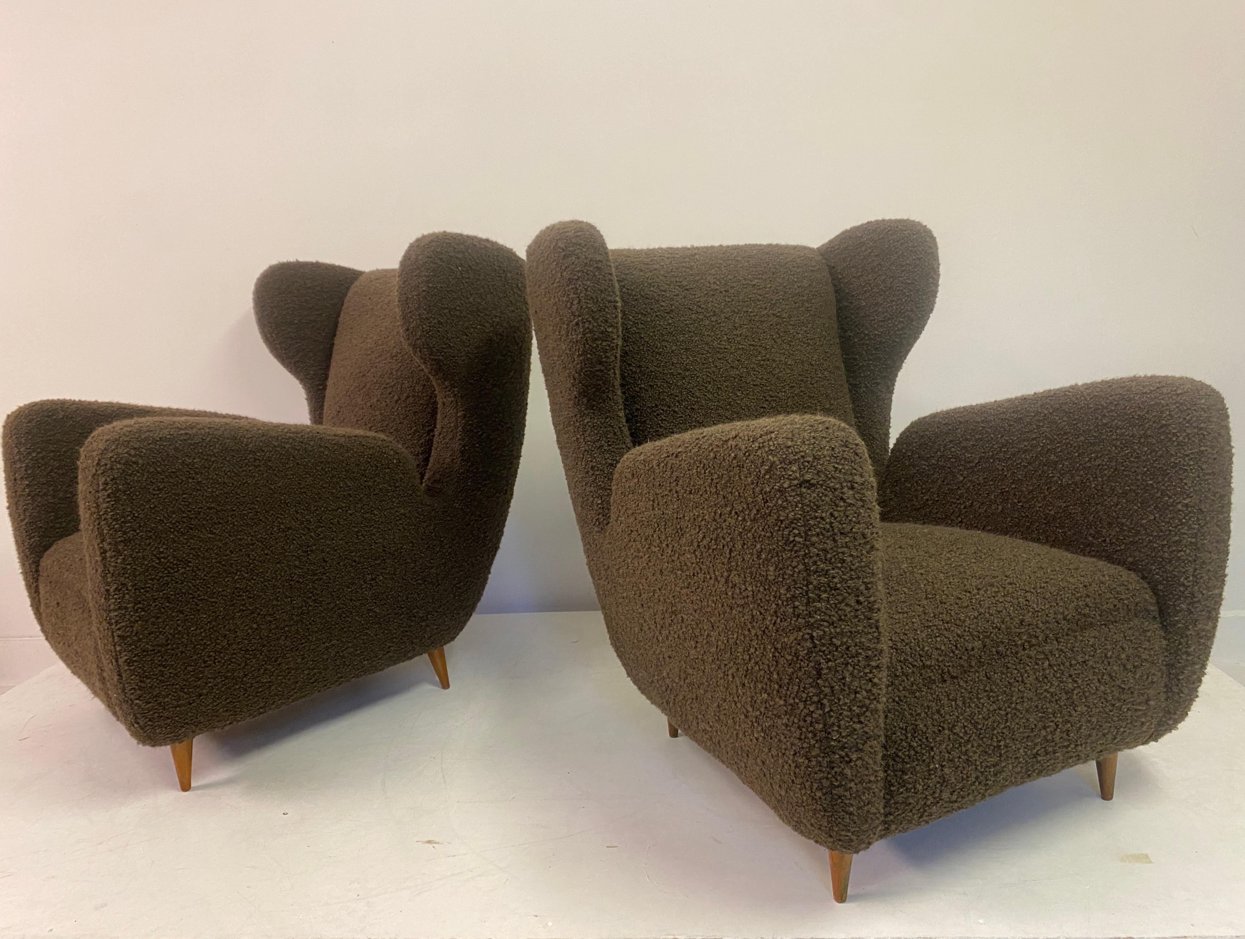 Pair of Large 1950s Italian Armchairs in Chocolate Bouclé For Sale 6