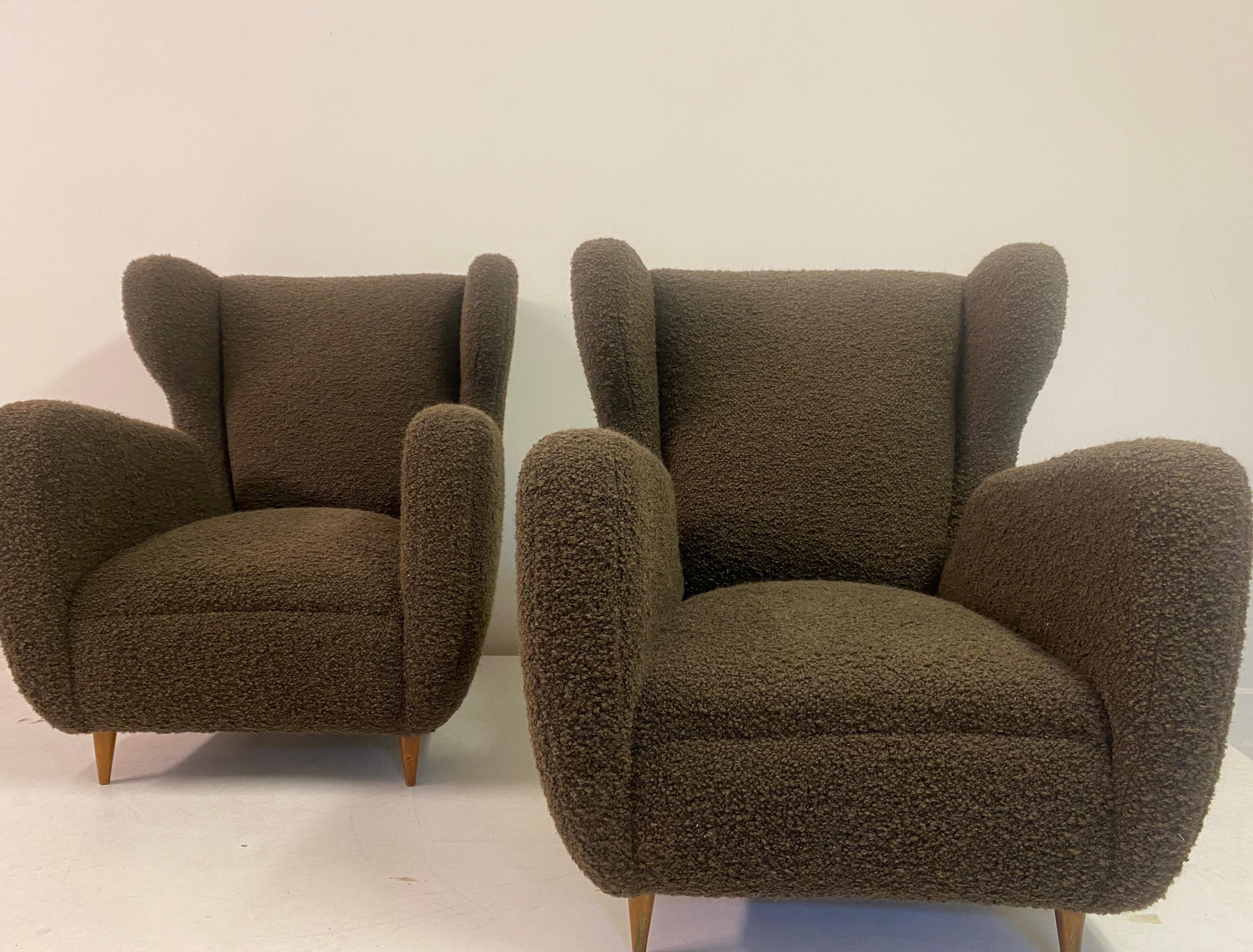 Pair of Large 1950s Italian Armchairs in Chocolate Bouclé For Sale 8