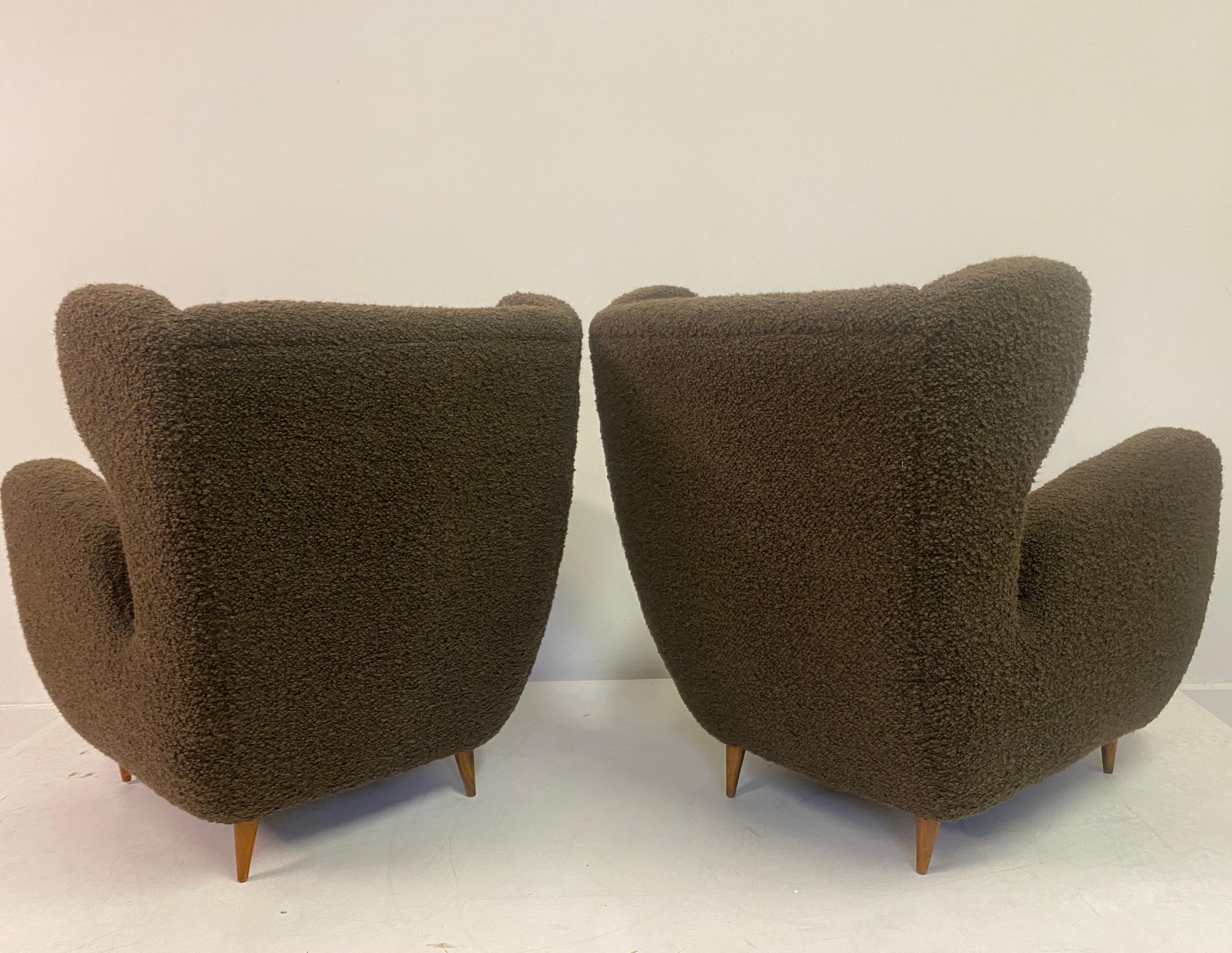 Beech Pair of Large 1950s Italian Armchairs in Chocolate Bouclé For Sale