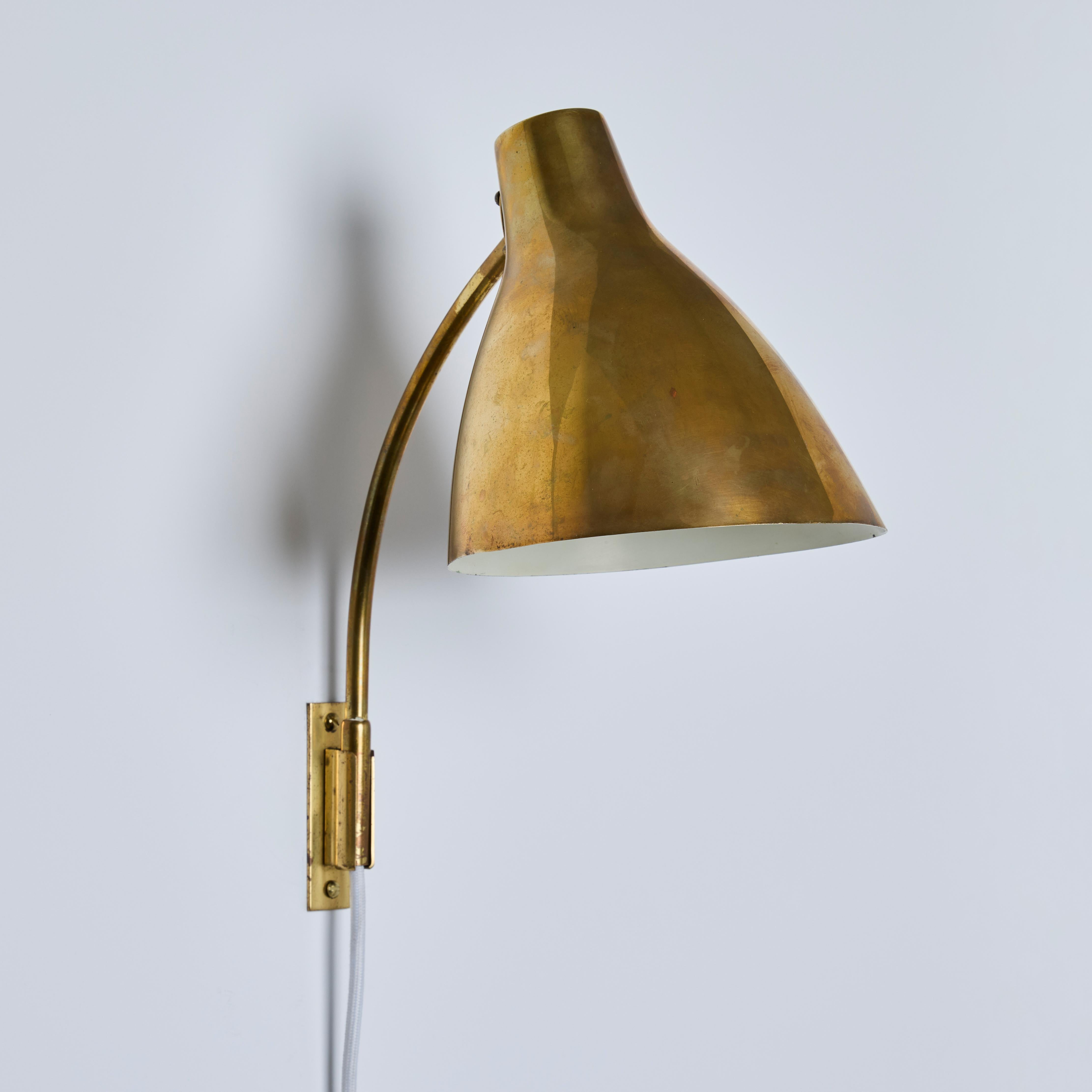 Pair of Large 1950s Lisa Johansson Pape #3055 Brass Wall Lamps for Stockmann For Sale 4