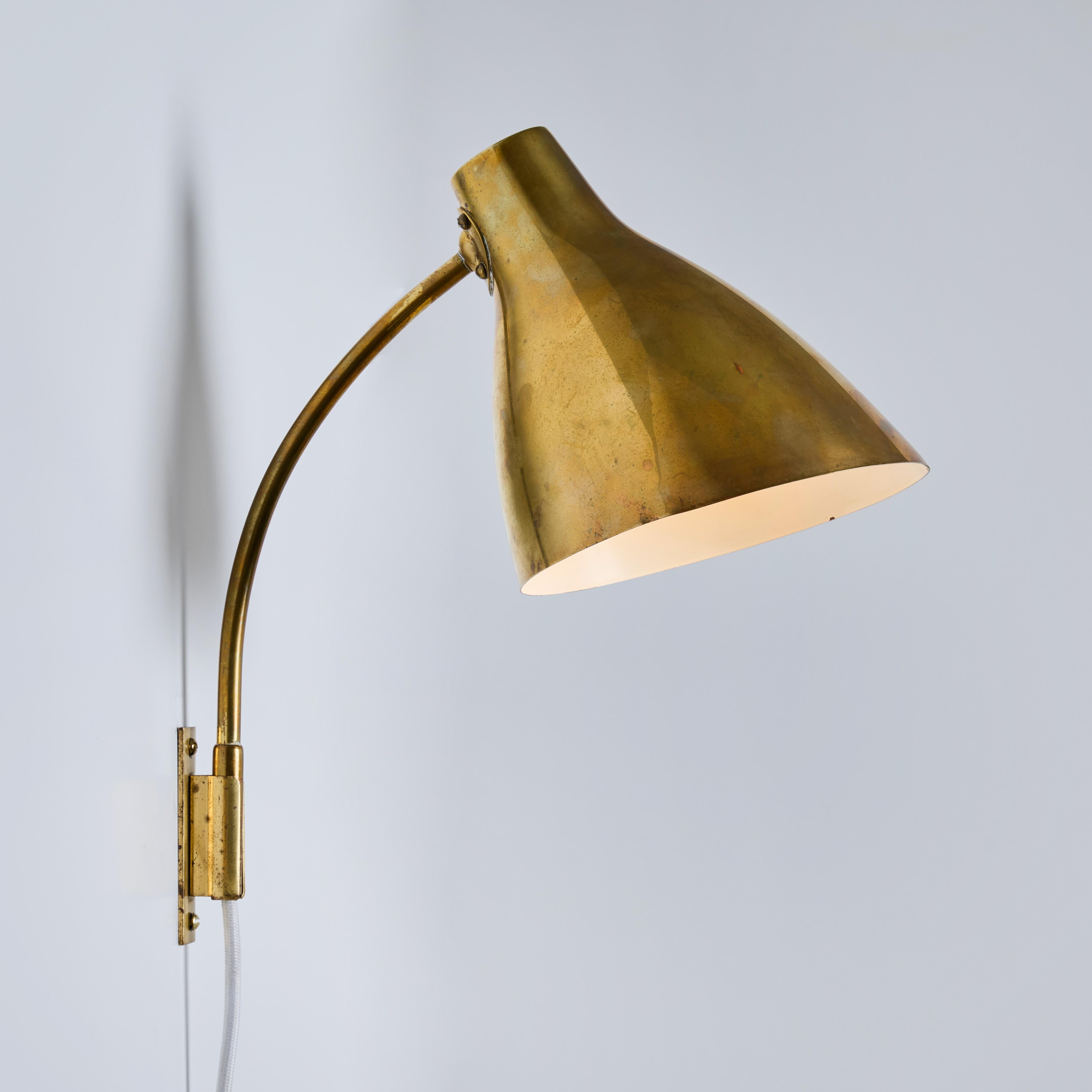 Pair of Large 1950s Lisa Johansson Pape #3055 Brass Wall Lamps for Stockmann For Sale 7