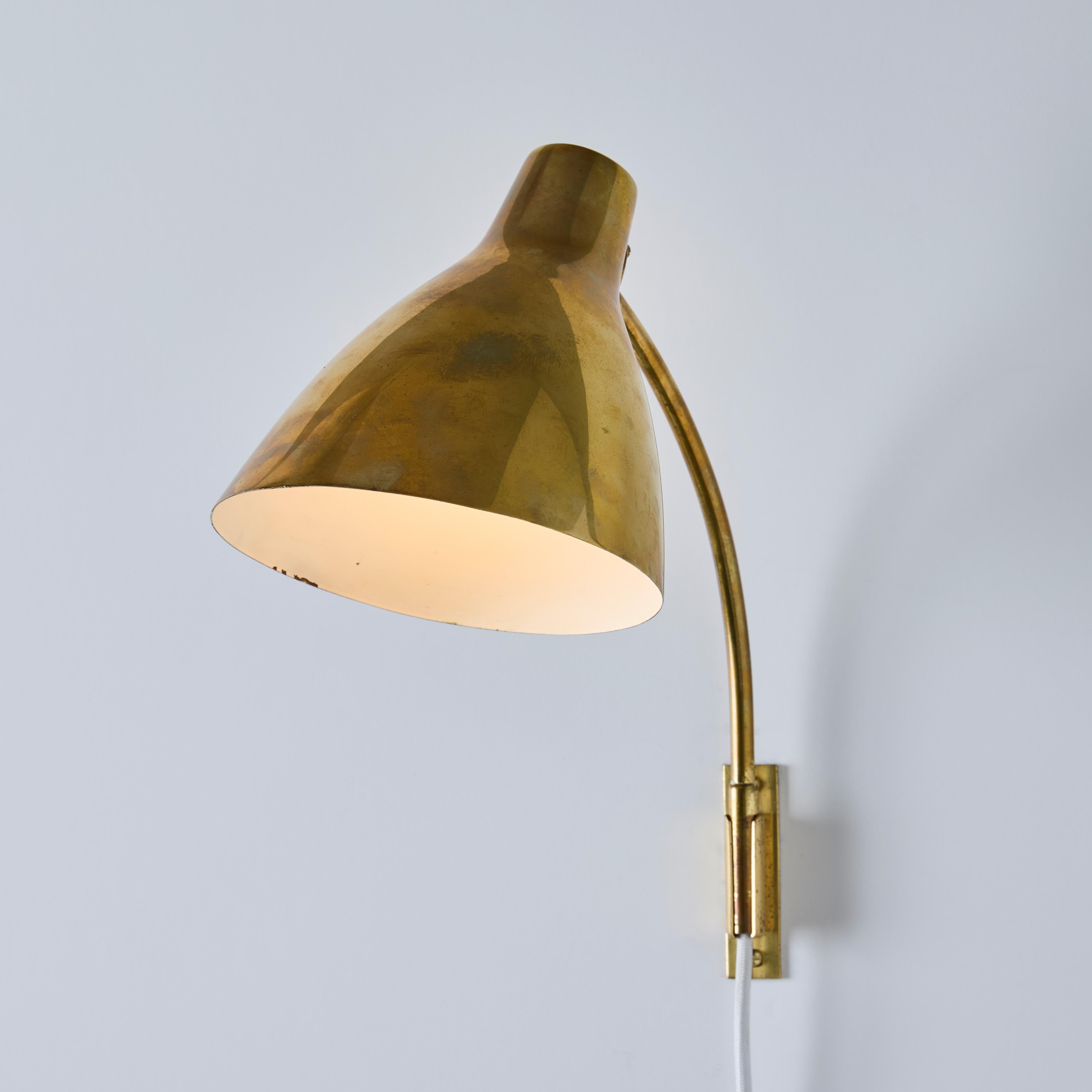 Pair of Large 1950s Lisa Johansson Pape #3055 Brass Wall Lamps for Stockmann For Sale 1