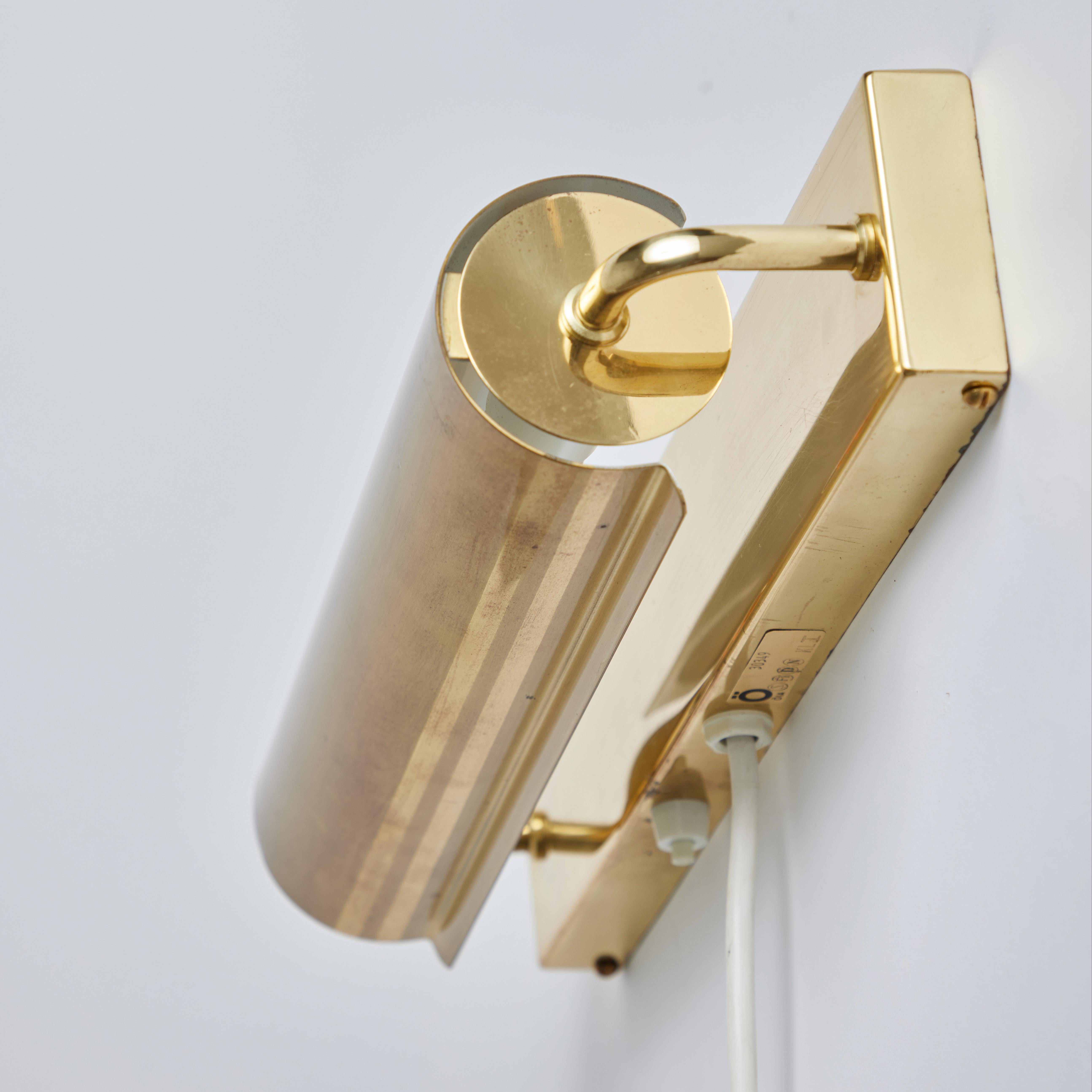 Pair of Large 1960s Brass Rotating Wall Lamps in the Style of Charlotte Perriand For Sale 13