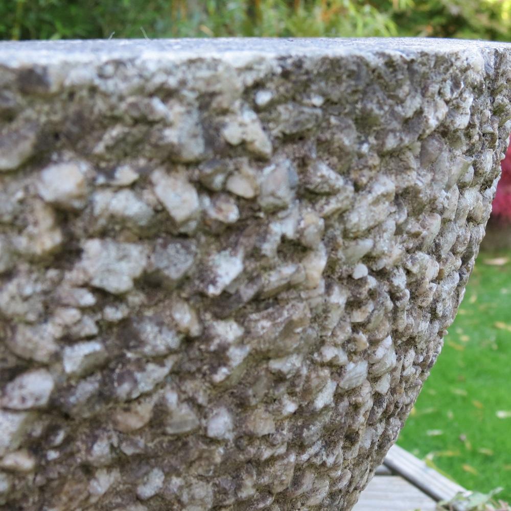 Very nice pair of 1960s concrete planters, beautifully shaped, made from concrete with exposed aggregate, giving a wonderful textured finish. Very good quality, well made planters. 

In good vintage condition.




ST1503