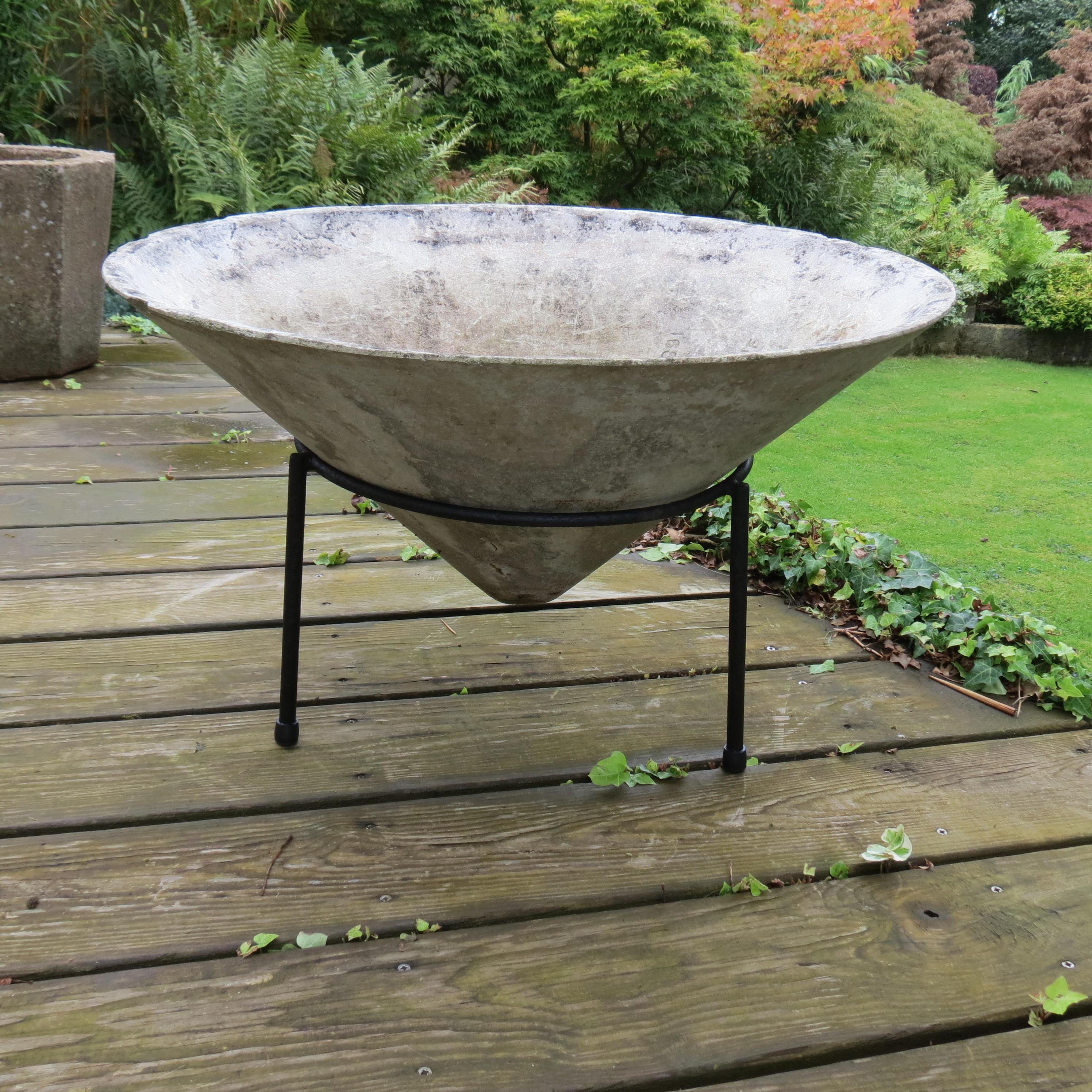 Pair of Large 1960s Conical Concrete Fibre Garden Planters Florastone Willy Guhl 4