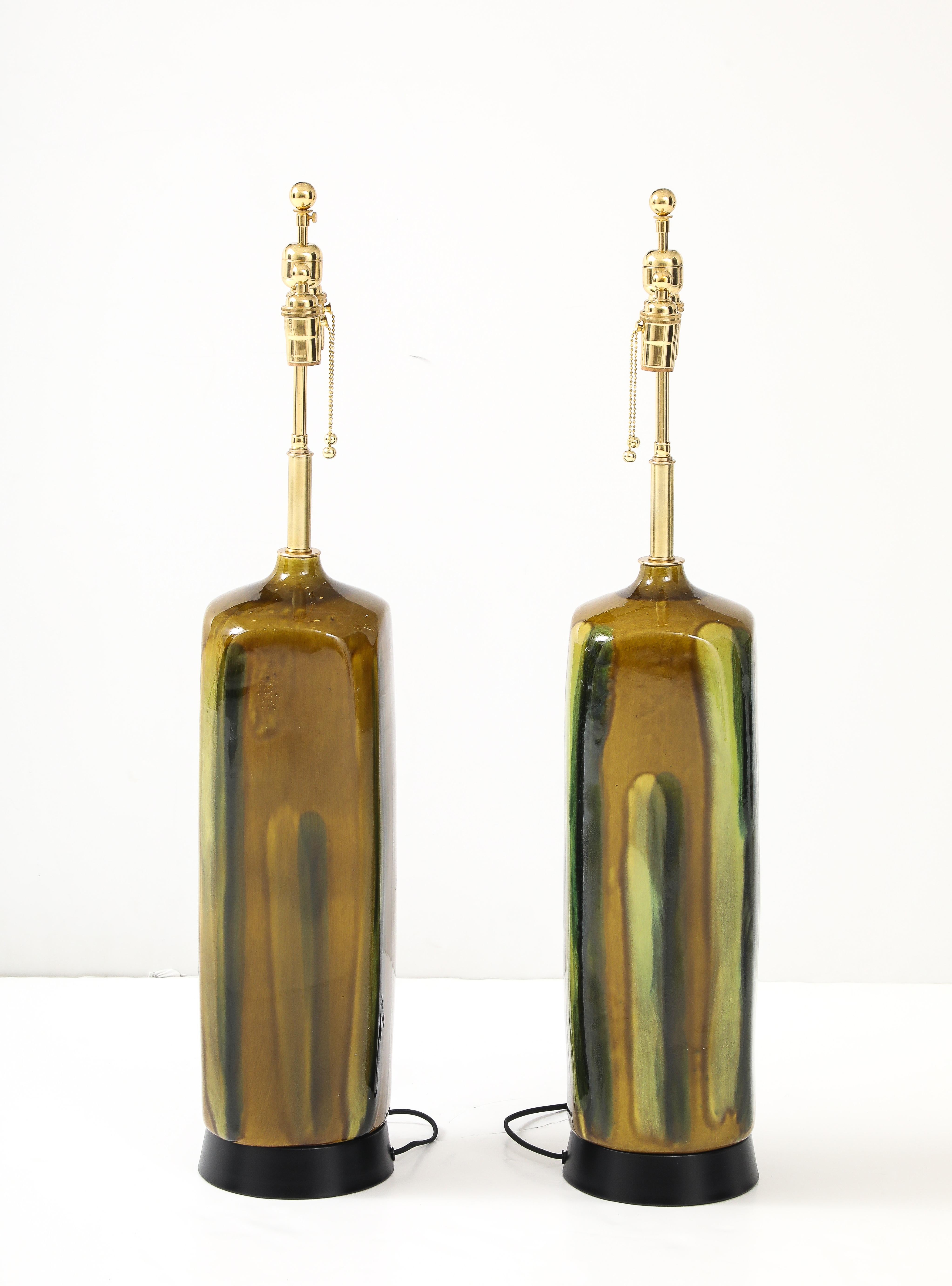 Milieu du XXe siècle Paire de grandes lampes en céramique émaillée italienne des années 1960. en vente