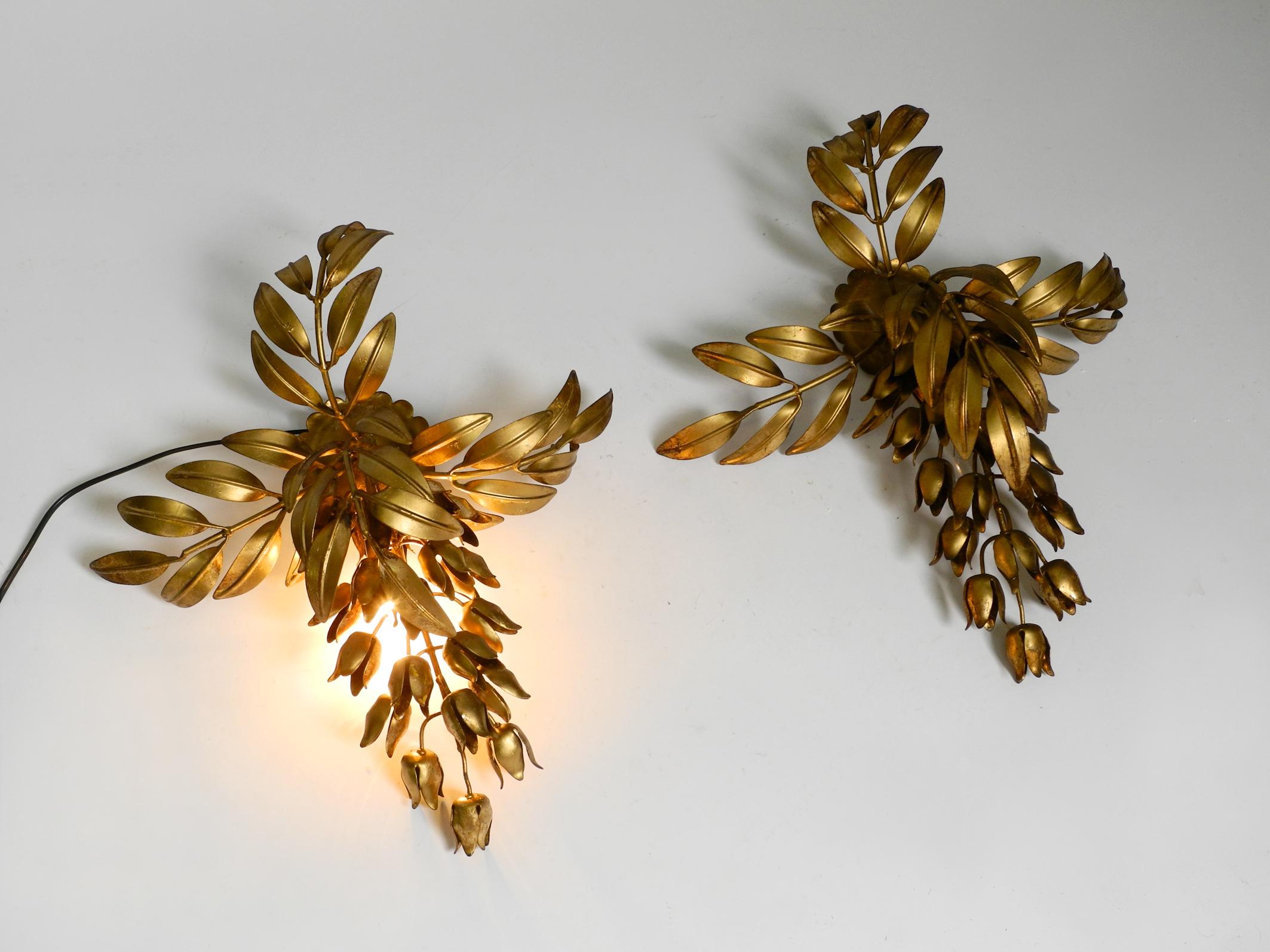 Regency Pair of large 1970s gold-plated metal wall lamps model Wisteria by Hans Kögl For Sale