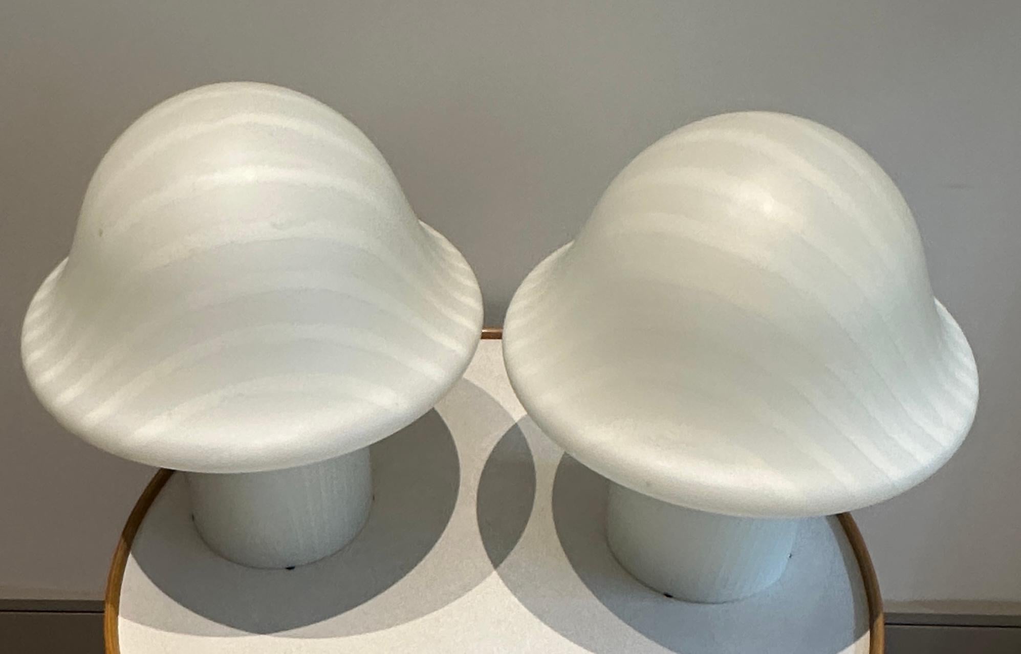 Paire de grandes lampes de table à champignon en verre soyeux rayé Peill & Putzler des années 1970 en vente 12