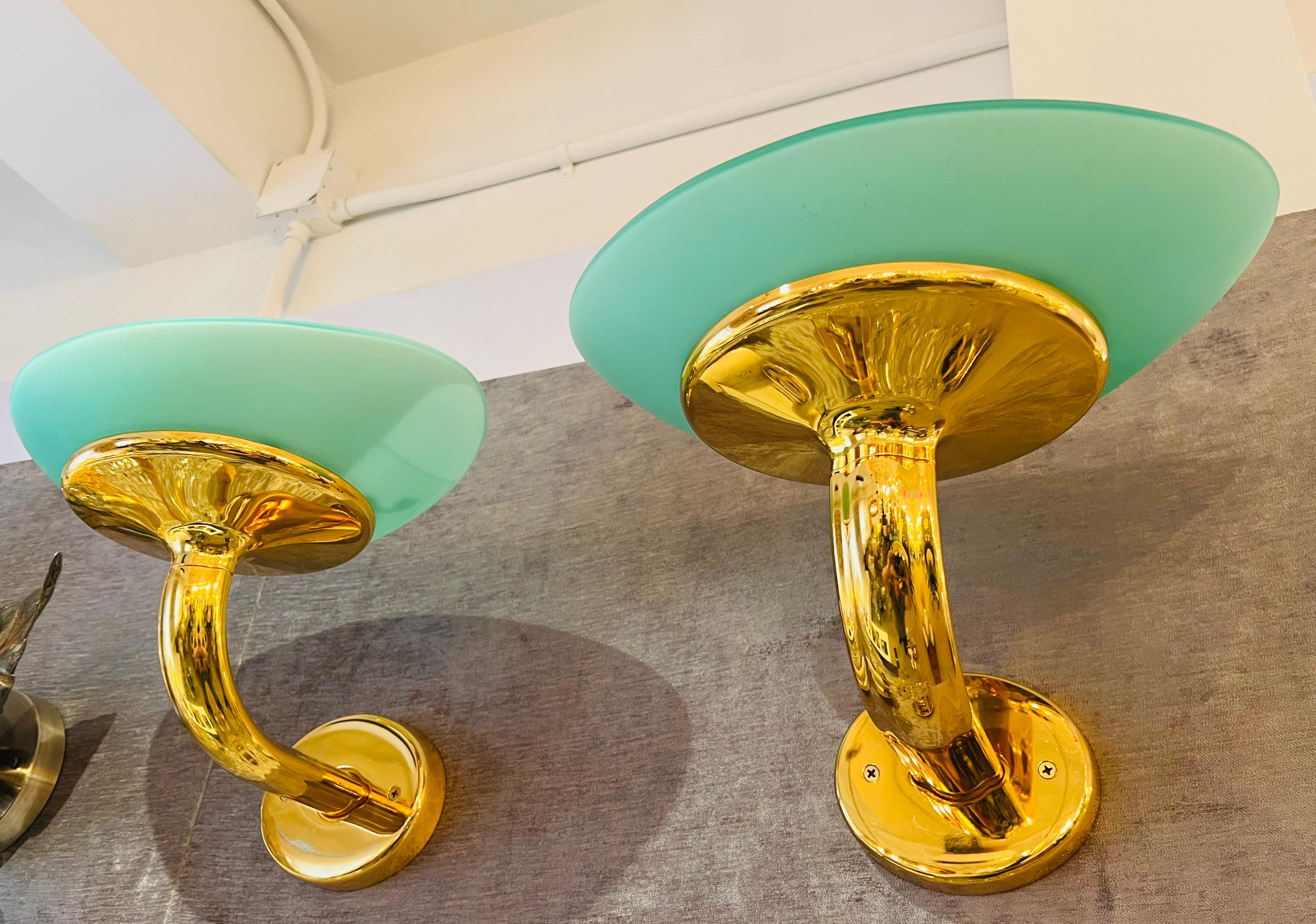 Ottone Pair of Large 1980s Italian Fratelli Martini Gold Wall Lamps in vendita