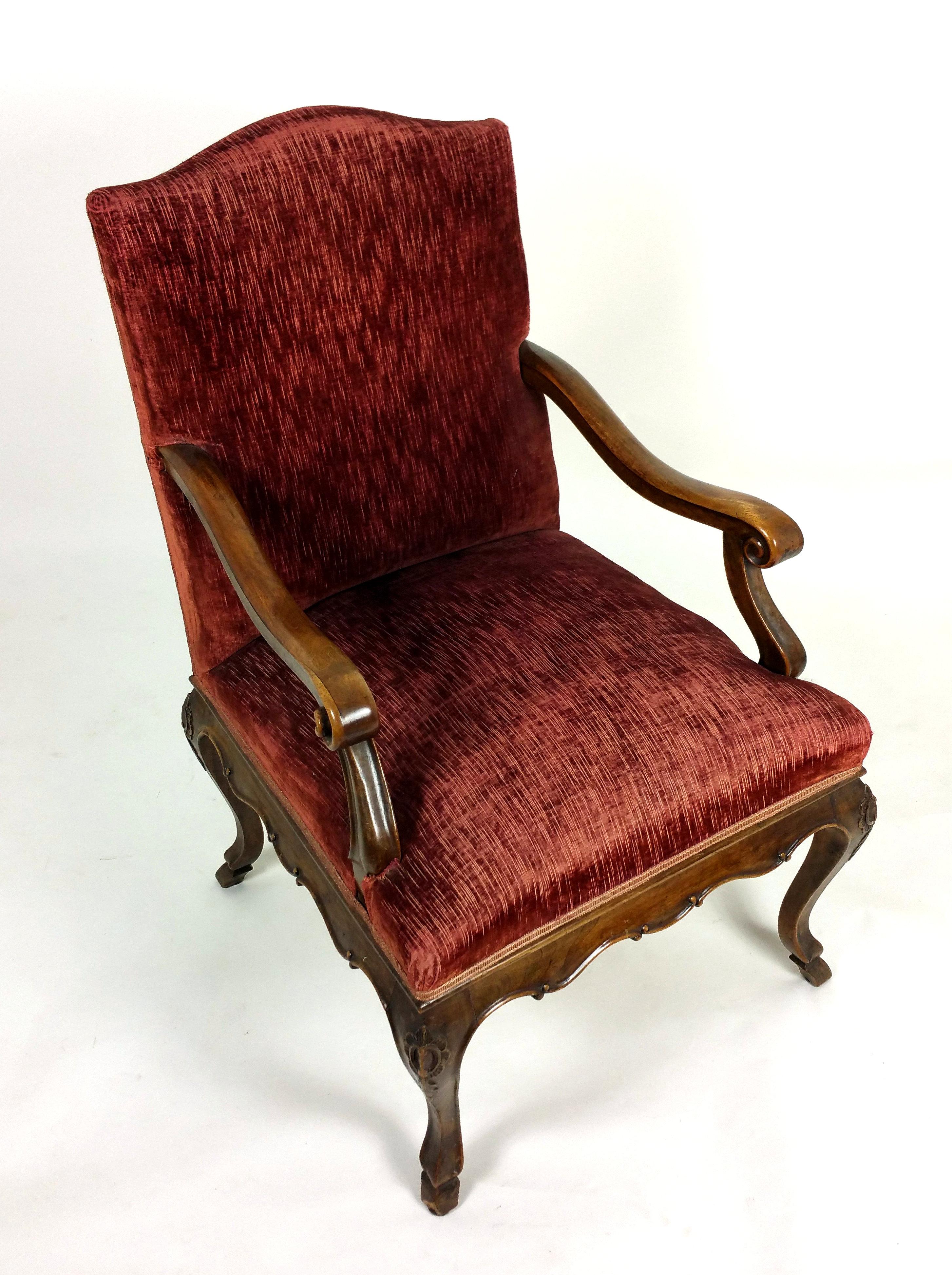Pair of Large 19th Century French Solid Walnut Upholstered Chairs In Good Condition For Sale In London, west Sussex