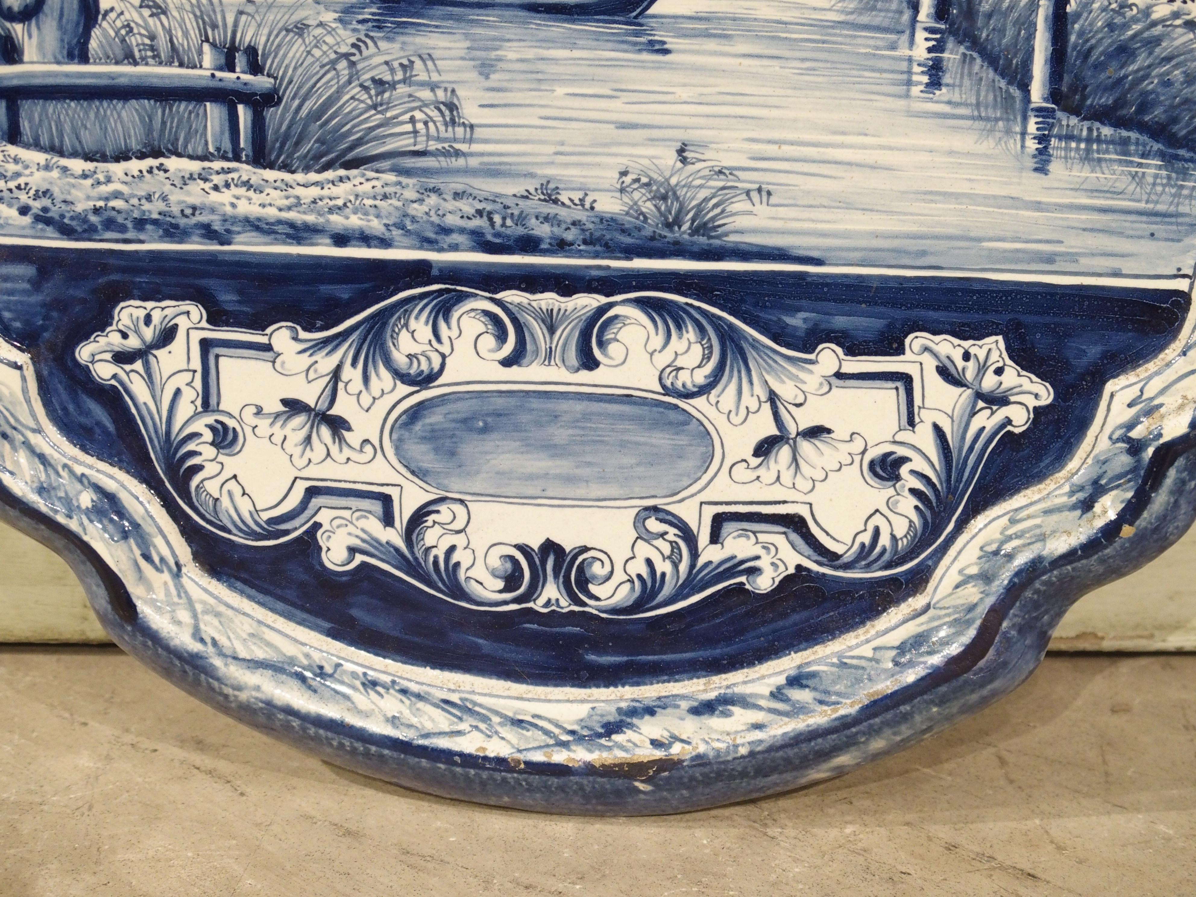 Pair of Large 19th Century Blue and White Delft Wall Plaques In Good Condition In Dallas, TX