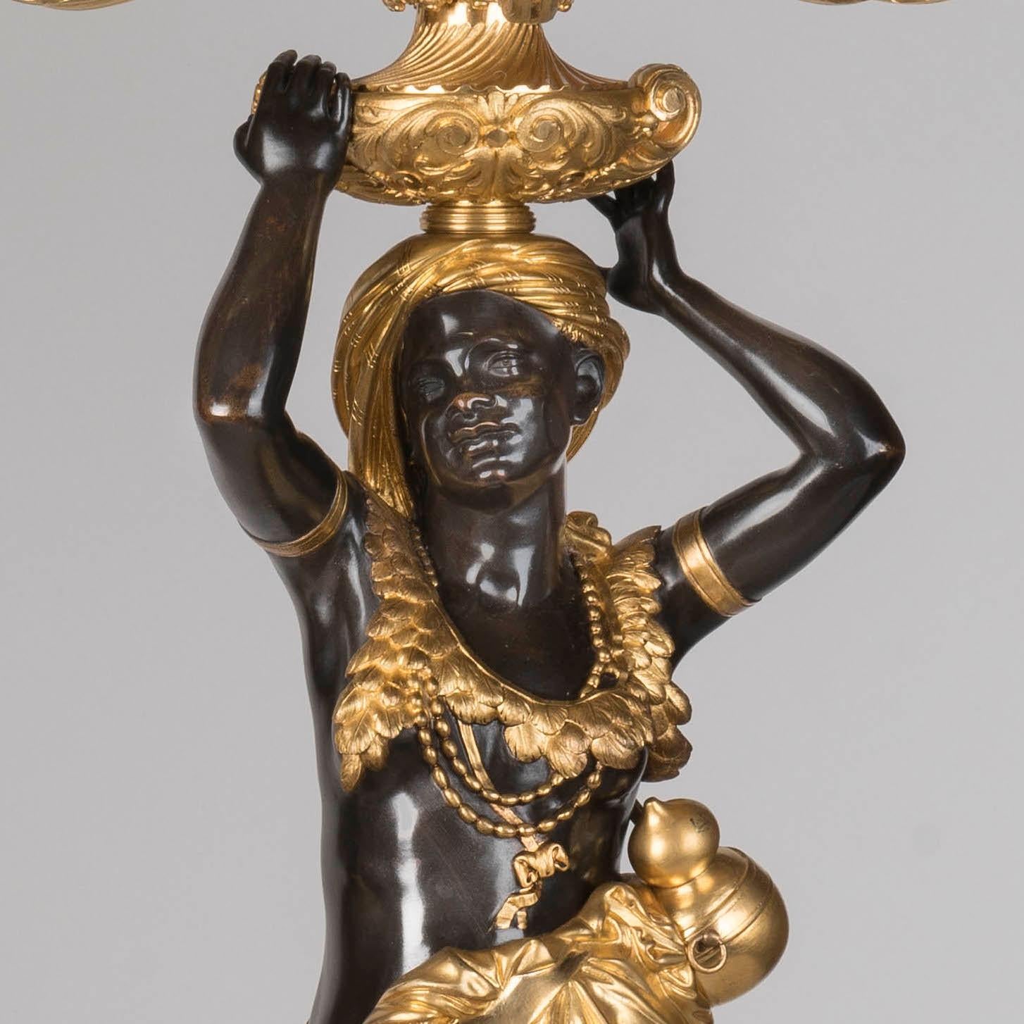Coppia di grandi candelabri figurativi in bronzo e dorato del XIX secolo di Denière in vendita 7