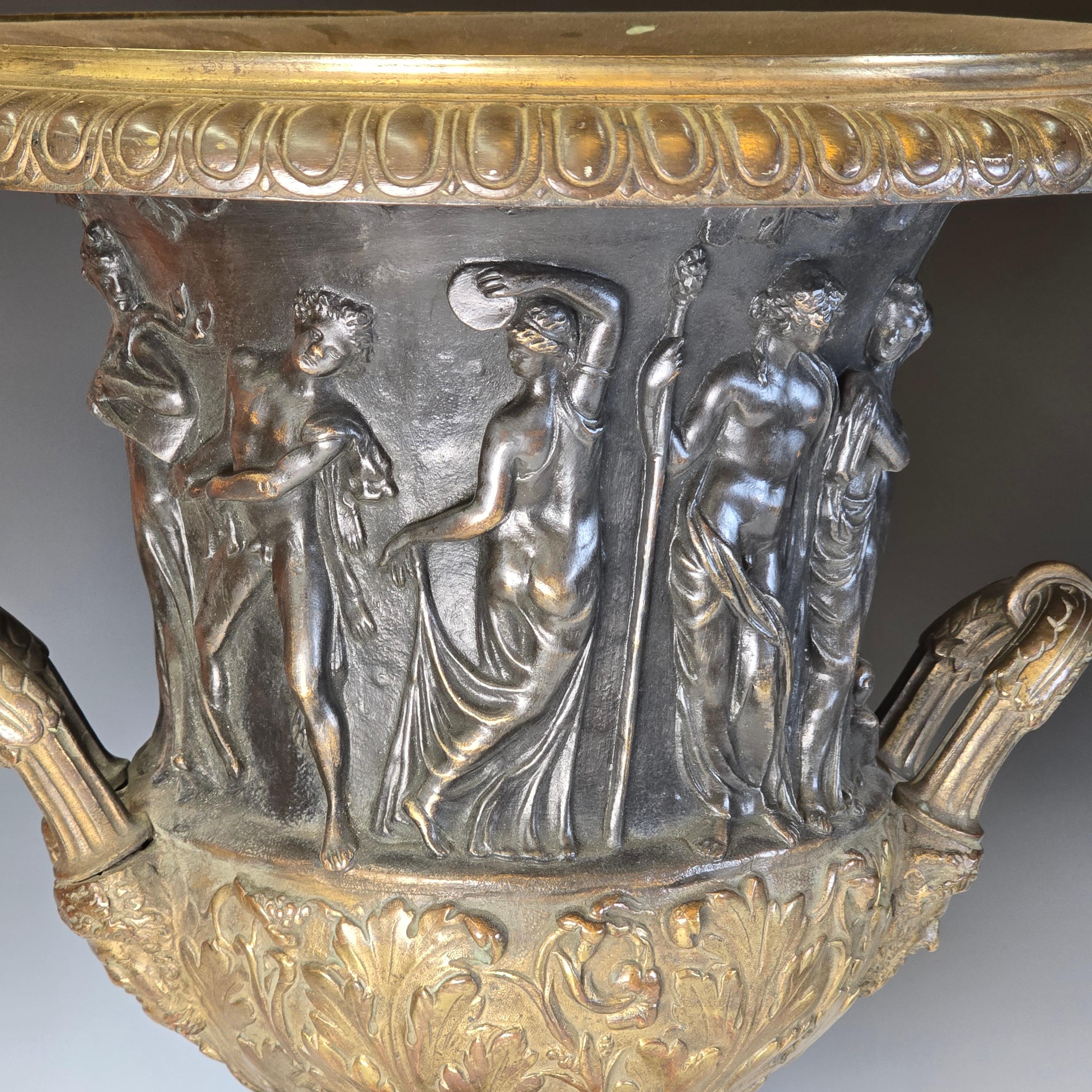 Bronze Paire de grandes urnes Campana en bronze du 19ème siècle en vente