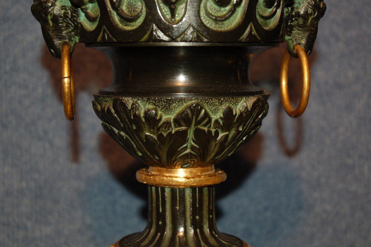 Pair of large 19th century bronze lamps In Excellent Condition For Sale In CHALON-SUR-SAÔNE, FR
