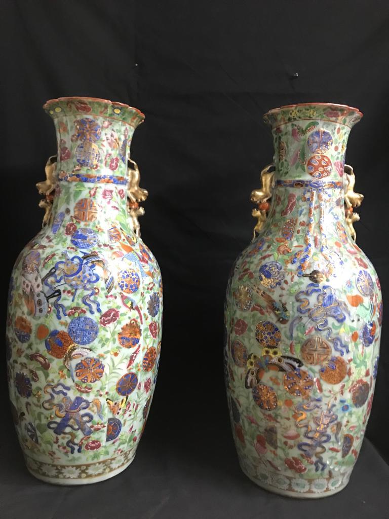 Pair of Large 19th Century Chinese Vases In Distressed Condition For Sale In London, GB