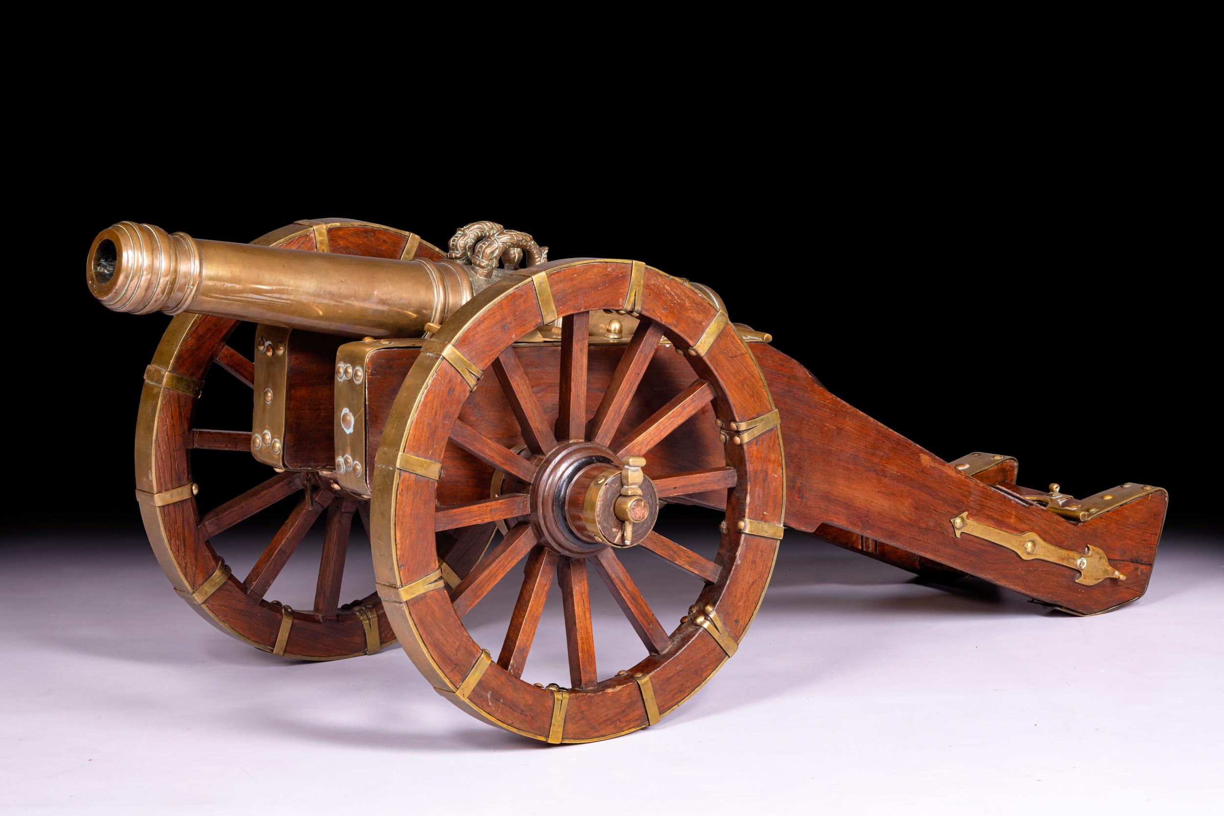 XIXe siècle Paire de grands canons de signal d'artillerie anglais en bronze du 19e siècle en vente