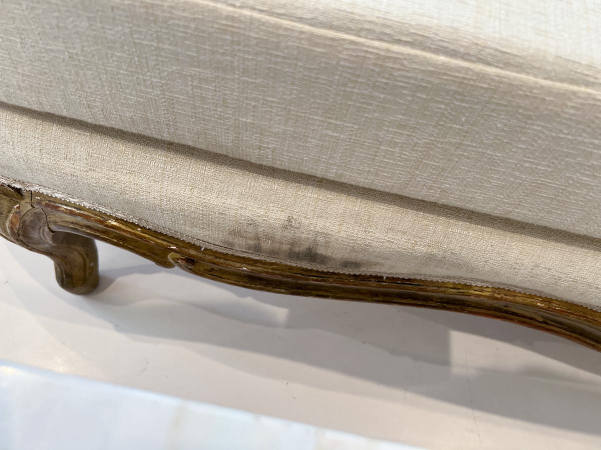 Pair of Large 19th Century Gilded Louis XV Banquettes For Sale 7