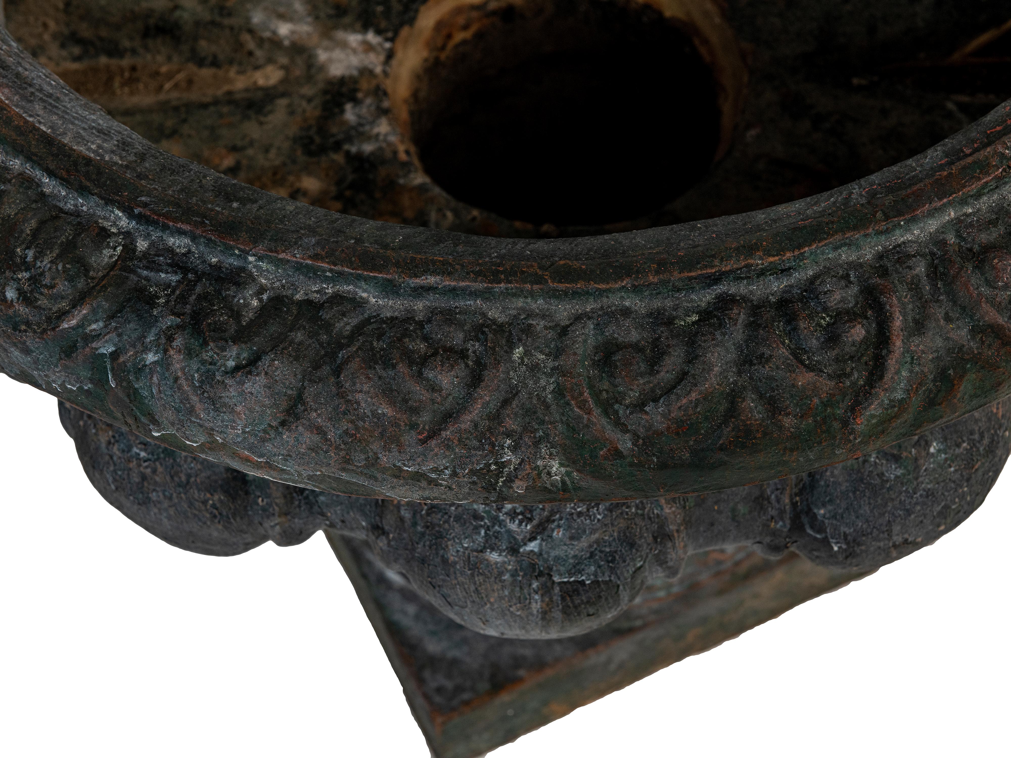 Pair of large 19th Century green painted Napoleon III urns with handles For Sale 5
