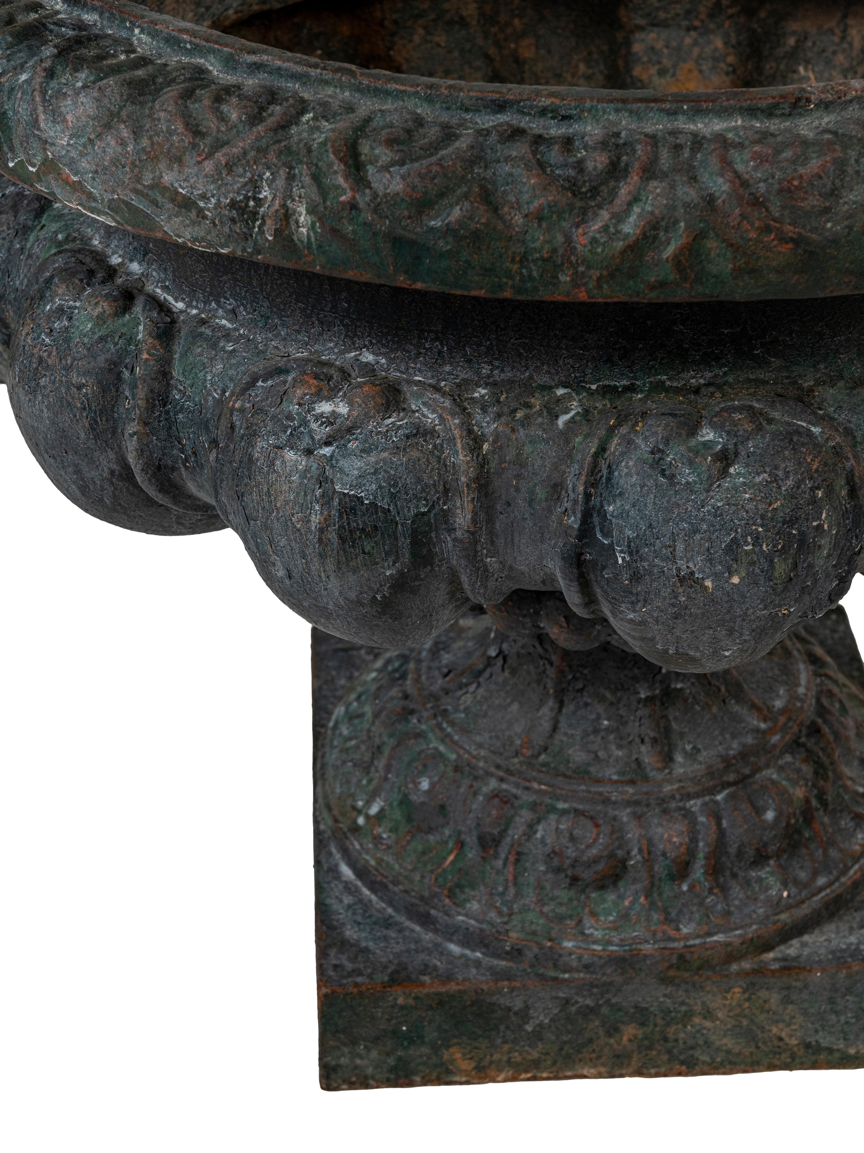 Pair of large 19th Century green painted Napoleon III urns with handles For Sale 6