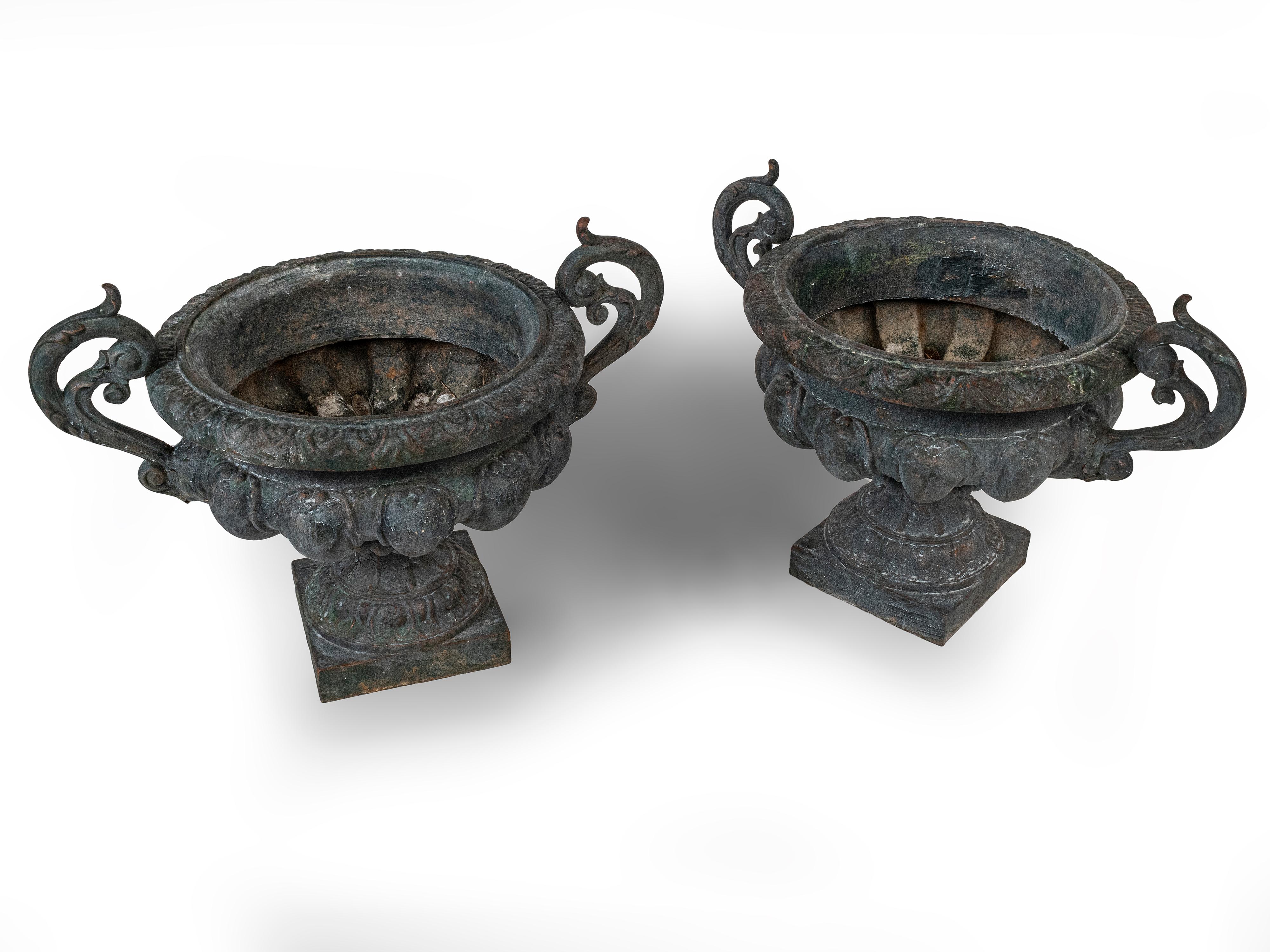 Pair of large 19th Century green painted Napoleon III urns with handles For Sale 8