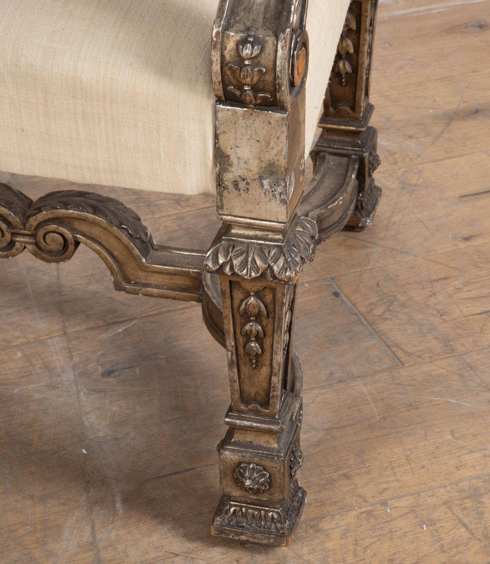 Paire de grandes chaises à trône italiennes du 19e siècle en vente 4