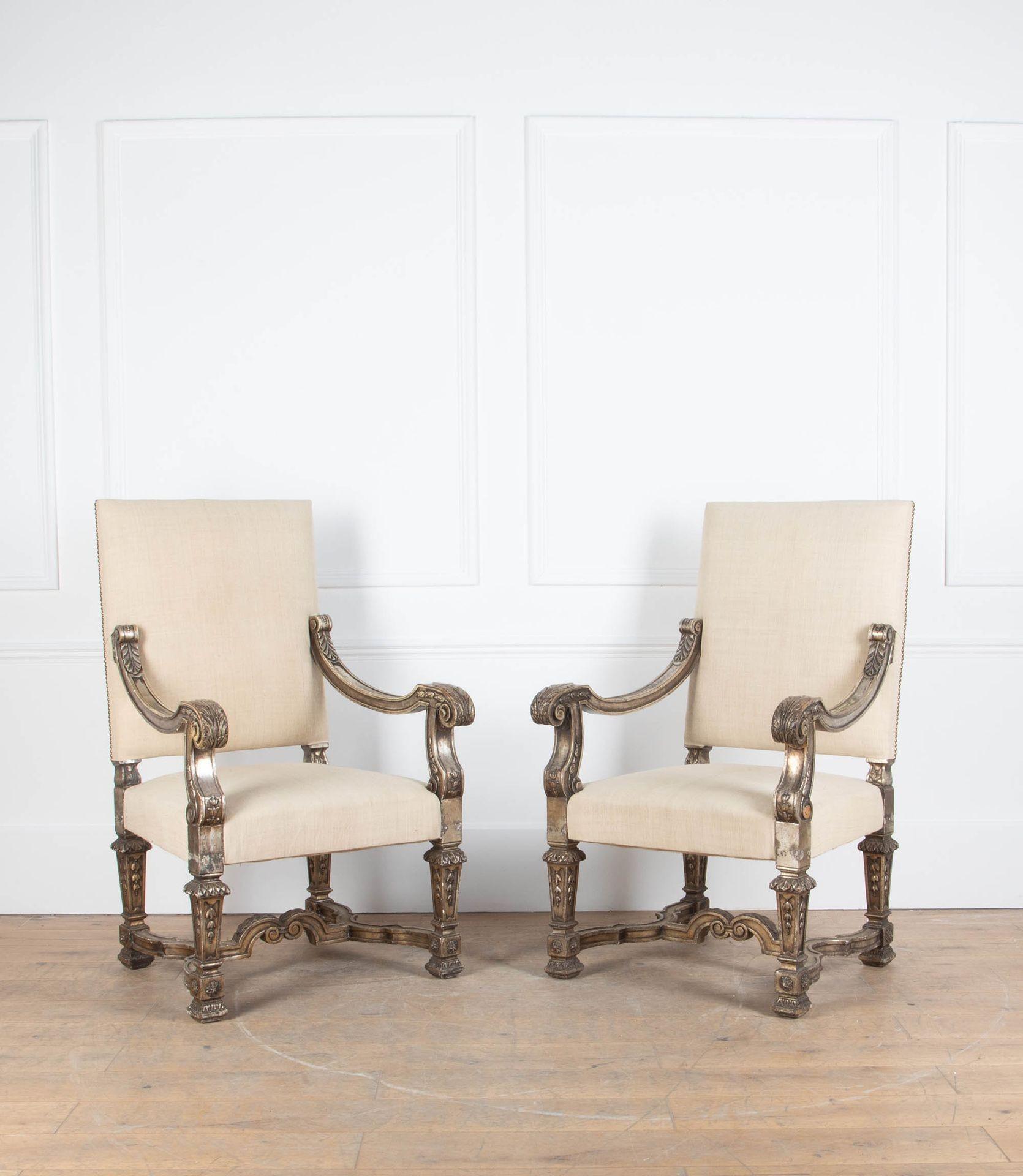 Paire de grandes chaises à trône italiennes du 19e siècle Bon état - En vente à Gloucestershire, GB
