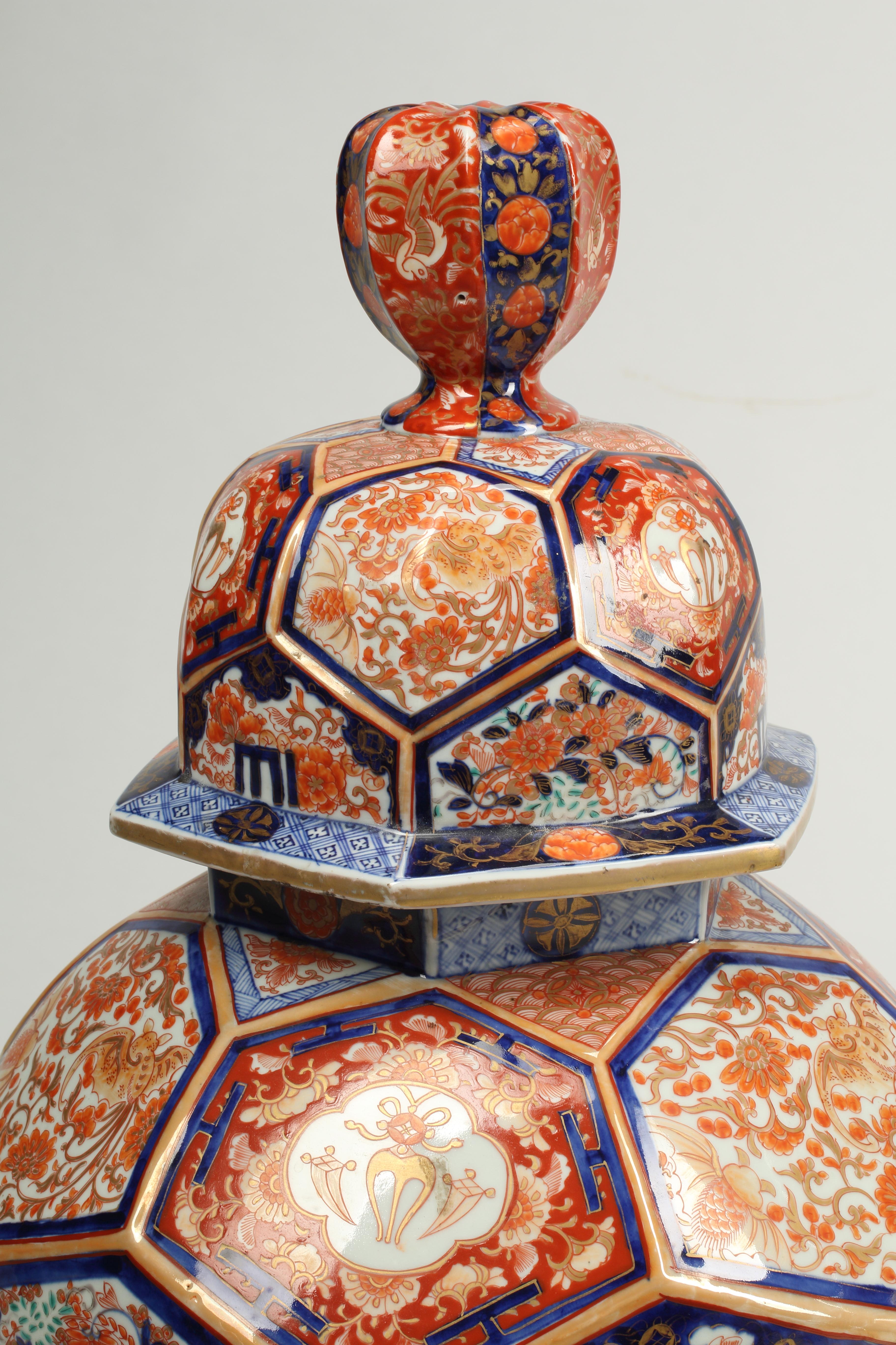 Glazed Pair of Large 19th Century Japanese Imari Porcelain Temple Jars with Cover For Sale