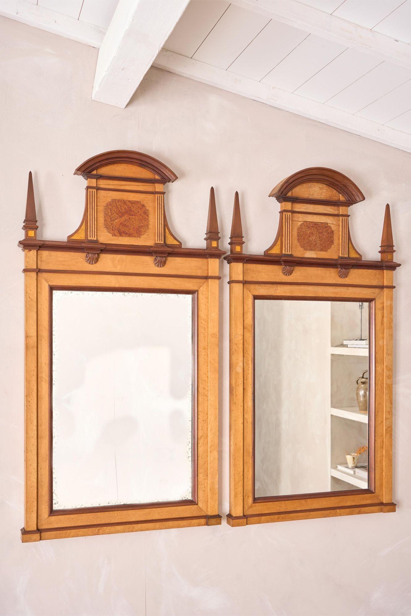 Pair of large 19th century Maple and Walnut wall mirrors In Excellent Condition For Sale In Malton, GB