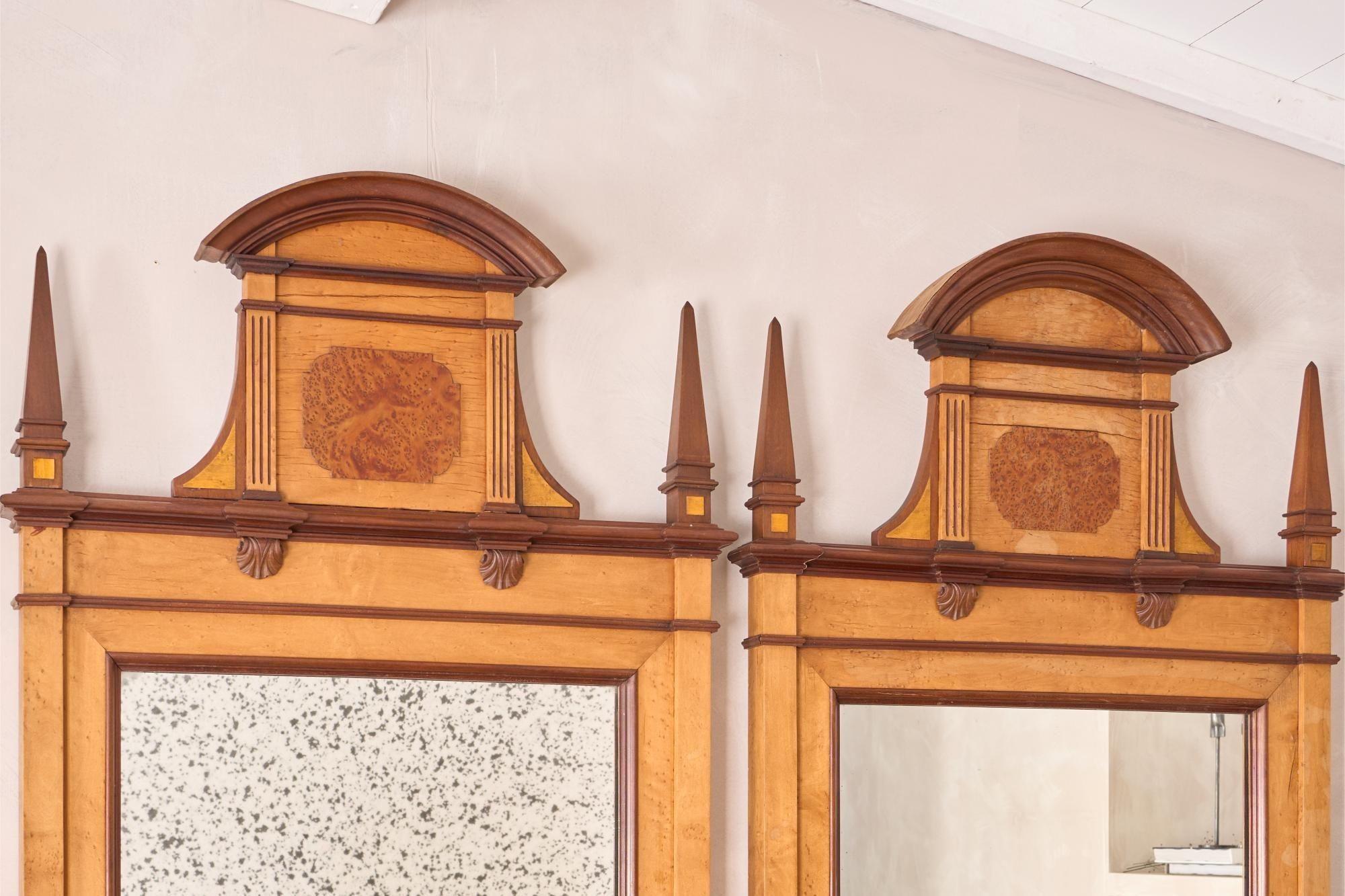 Pair of large 19th century Maple and Walnut wall mirrors For Sale 1