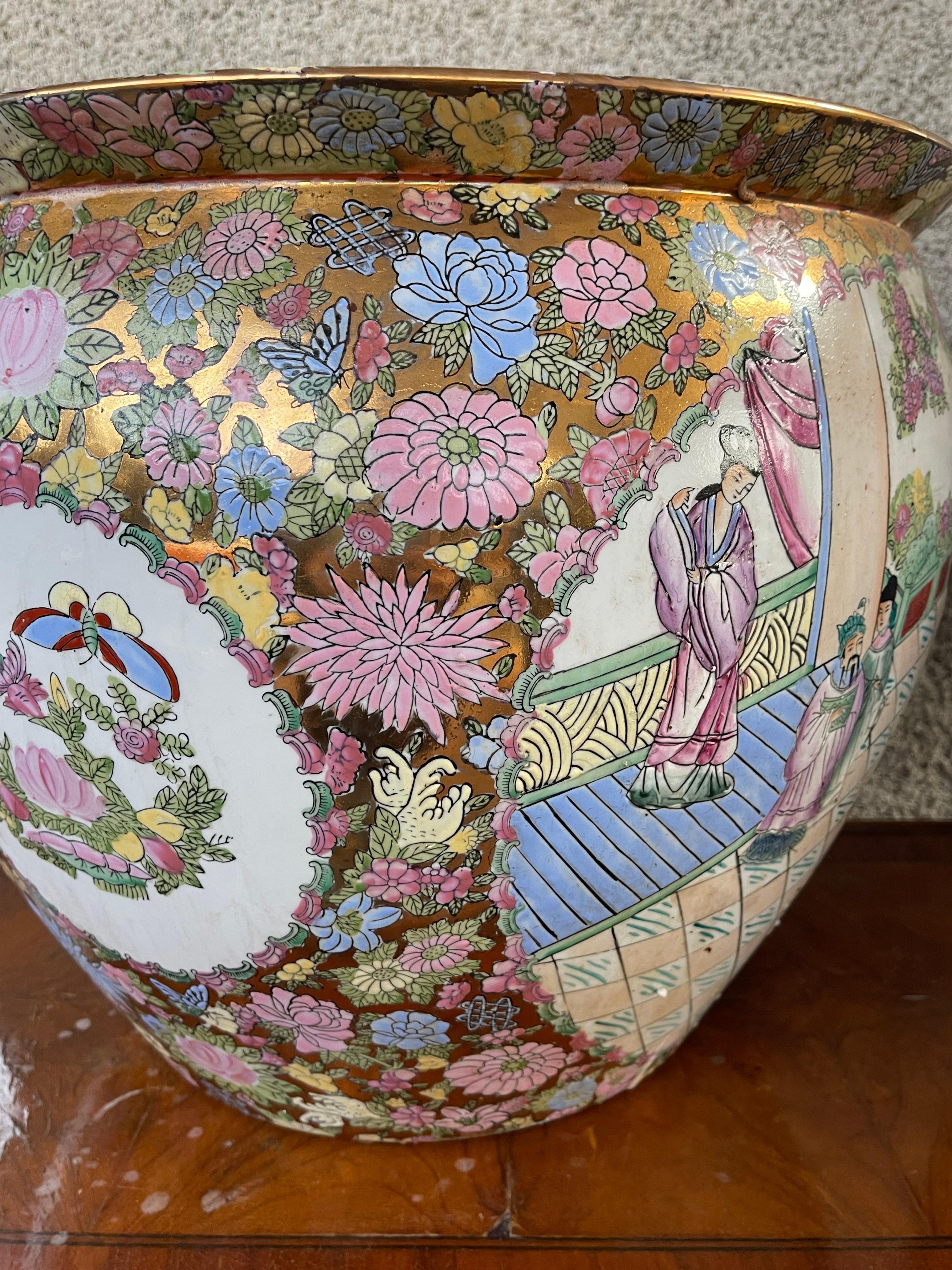 Pareja de grandes peces de porcelana china del siglo XX Jardinera en venta 4