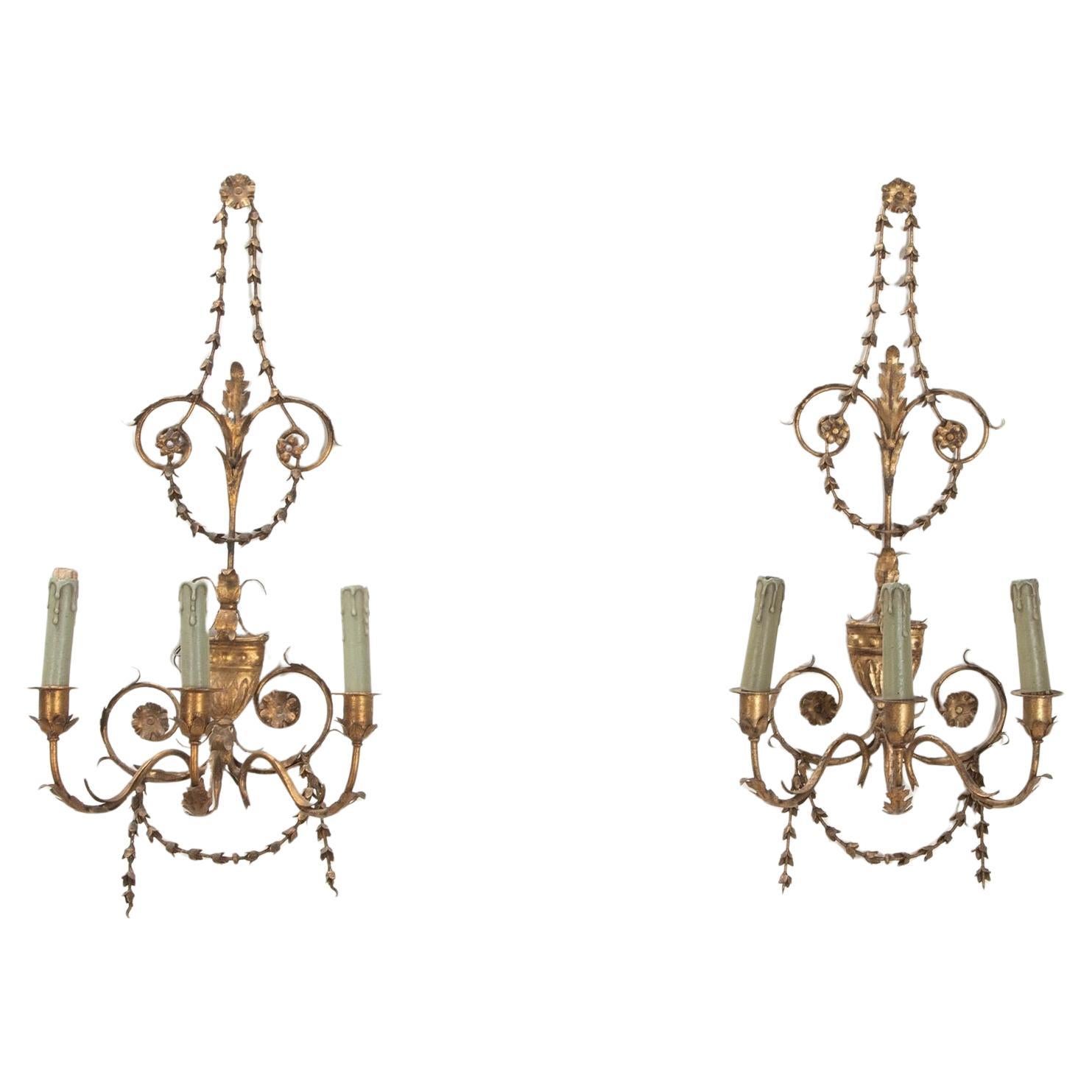 Pair of Large 20th Century English Tole Wall Sconces en vente