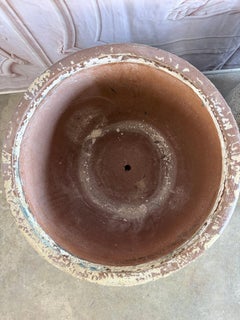 Paire de grandes jardinières en terre cuite du 20e siècle, finition pierre calcaire piquée