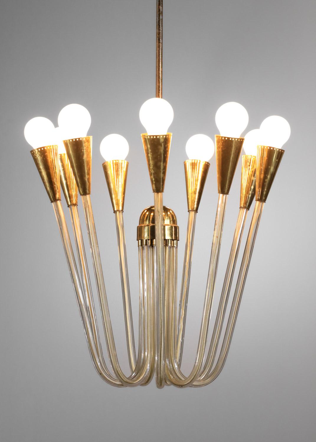 Coppia di grandi lampadari anni '60 in vetro e ottone in vendita 4
