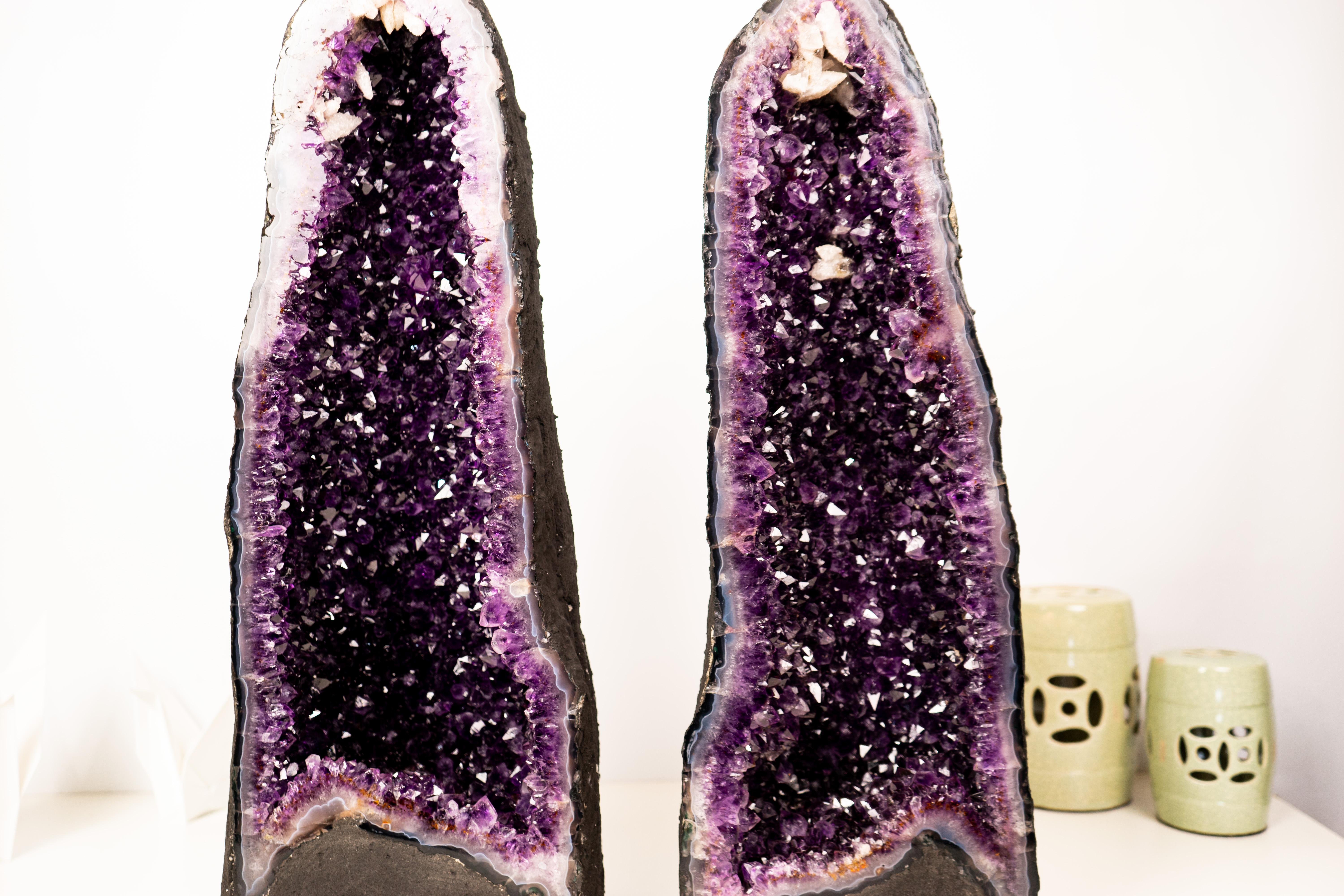 Pareja de grandes geodas de amatista morada oscura de grado AAA en venta 2